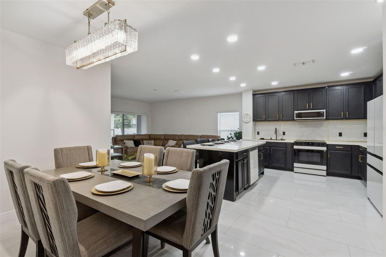 PINEWOOD GARDENS - Residential