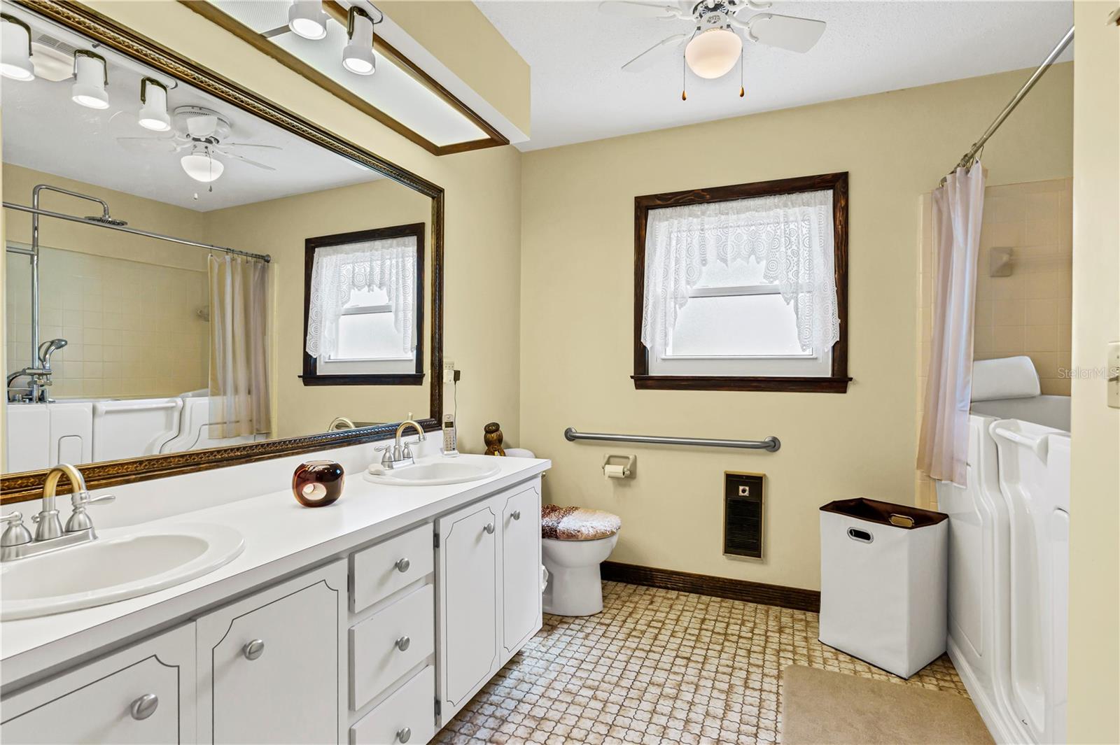 OAK FOREST PH 01-05 - Residential