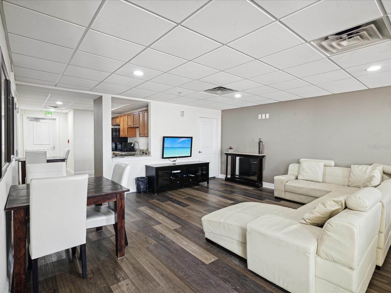 STATION SQUARE CONDO - Residential