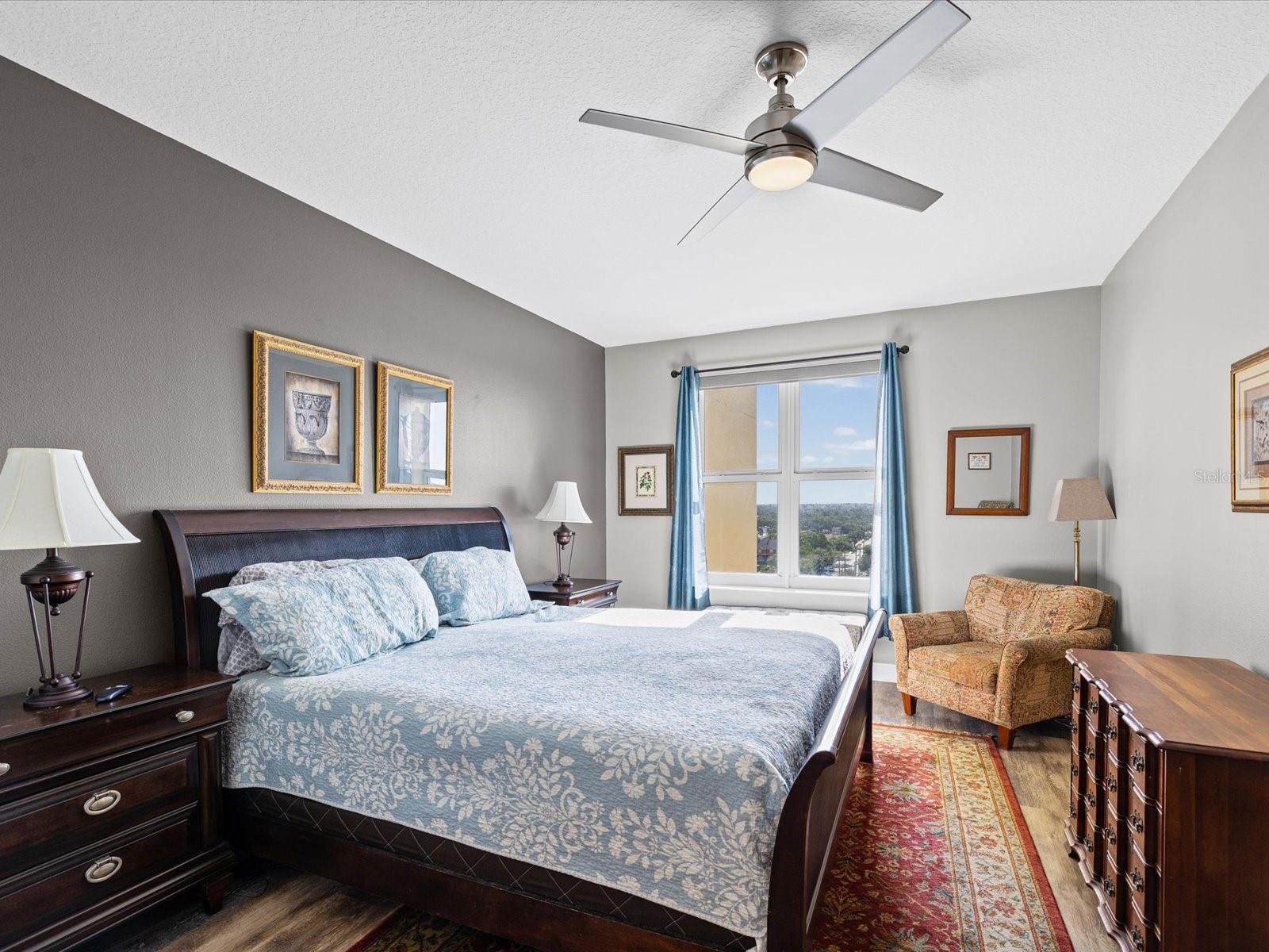 STATION SQUARE CONDO - Residential