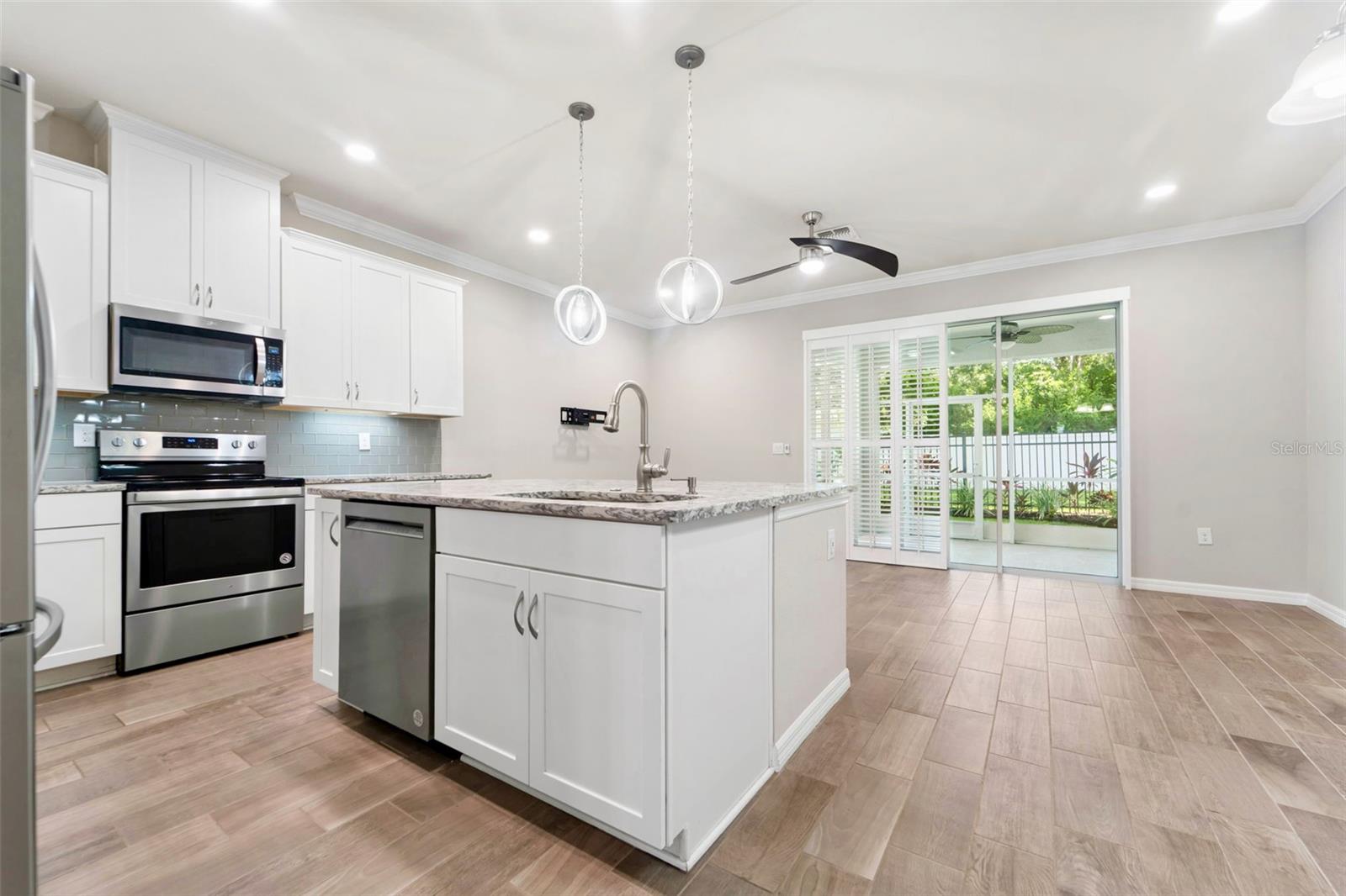 1223 SUNSET LANE