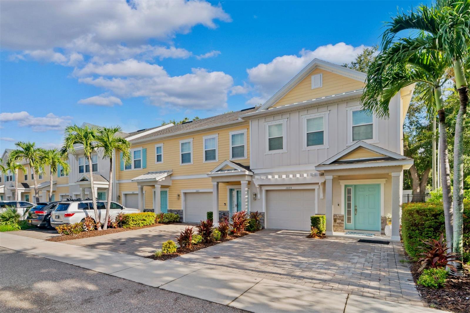 1223 SUNSET LANE