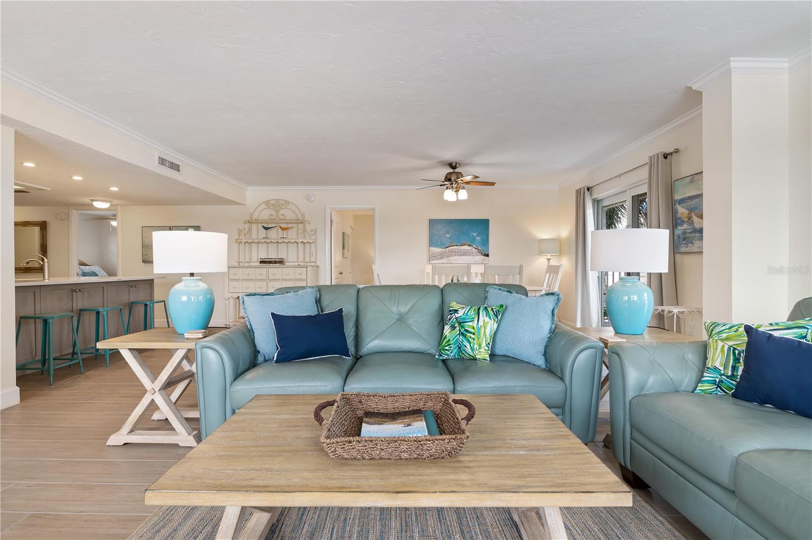 PALM BAY CLUB II - Residential Lease