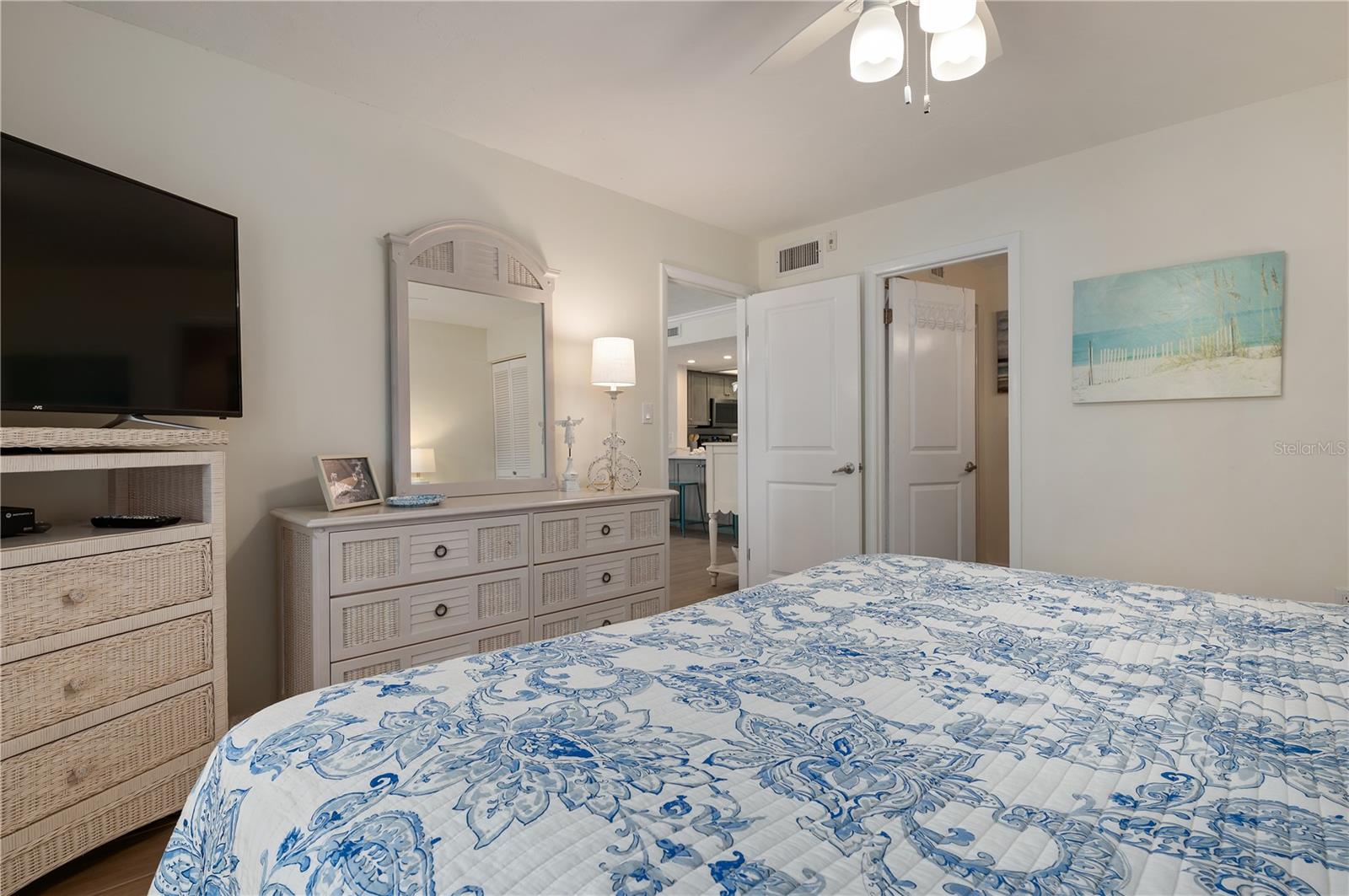PALM BAY CLUB II - Residential Lease