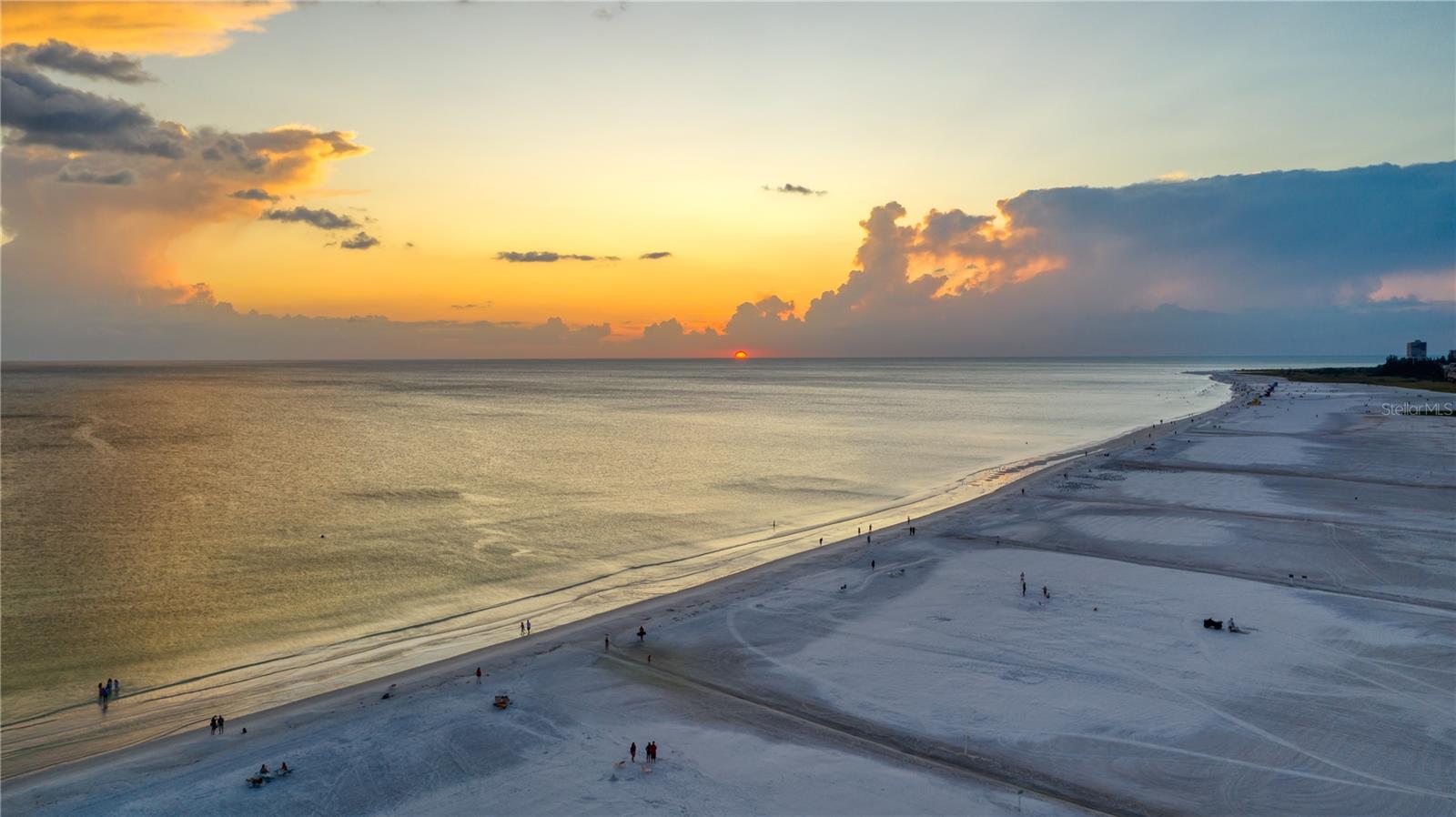 PALM BAY CLUB II - Residential Lease