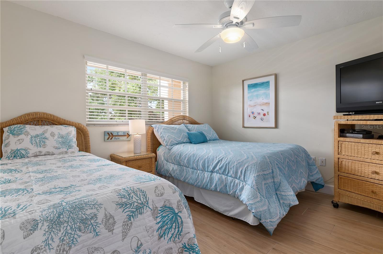 PALM BAY CLUB II - Residential Lease