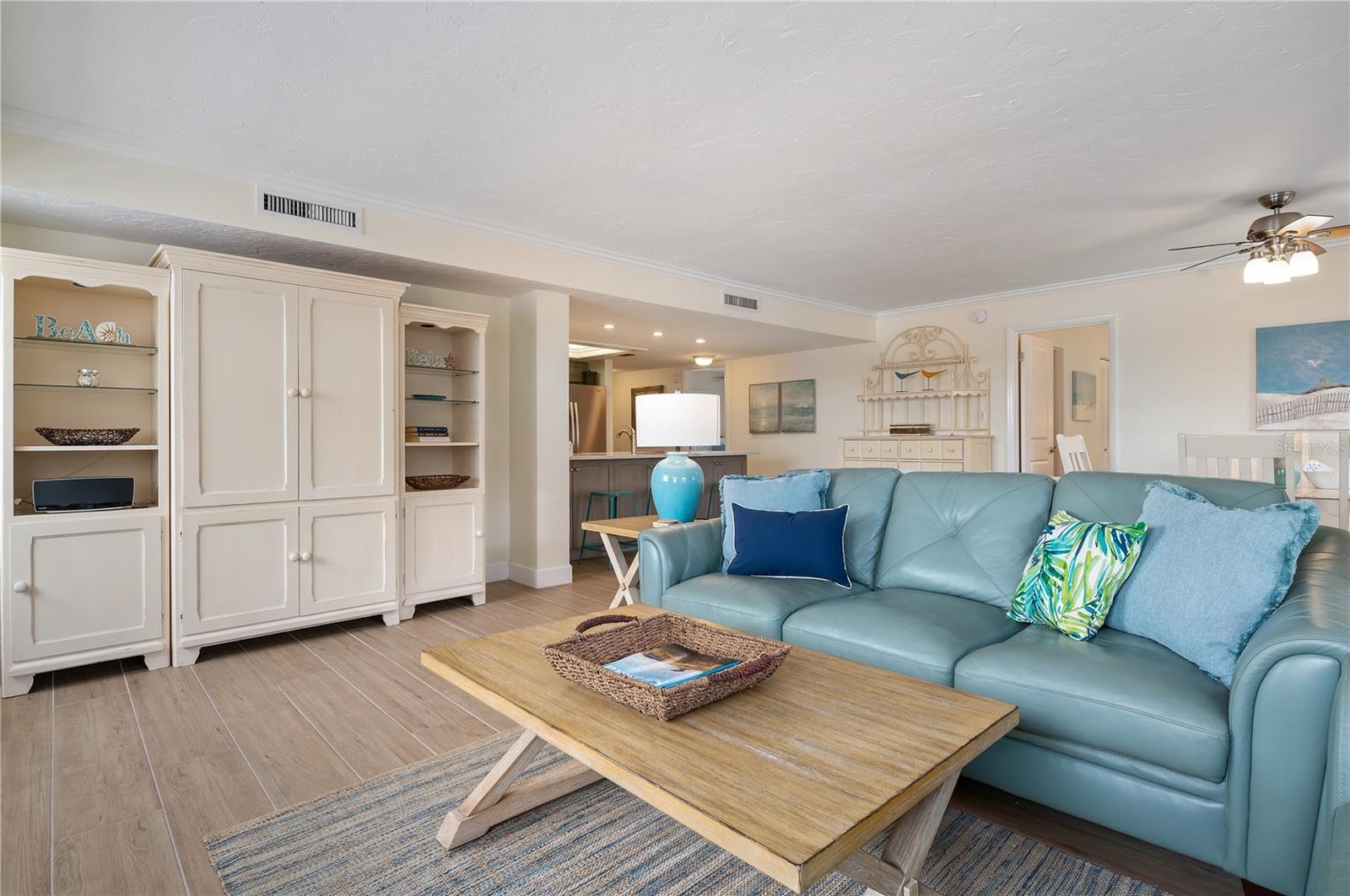 PALM BAY CLUB II - Residential Lease