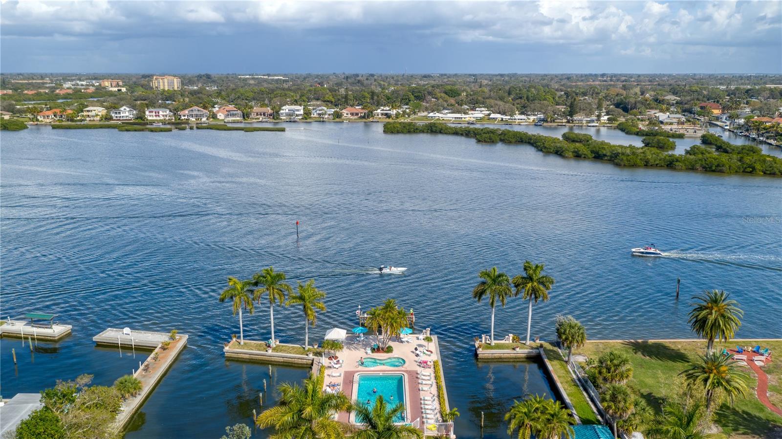 PALM BAY CLUB II - Residential Lease