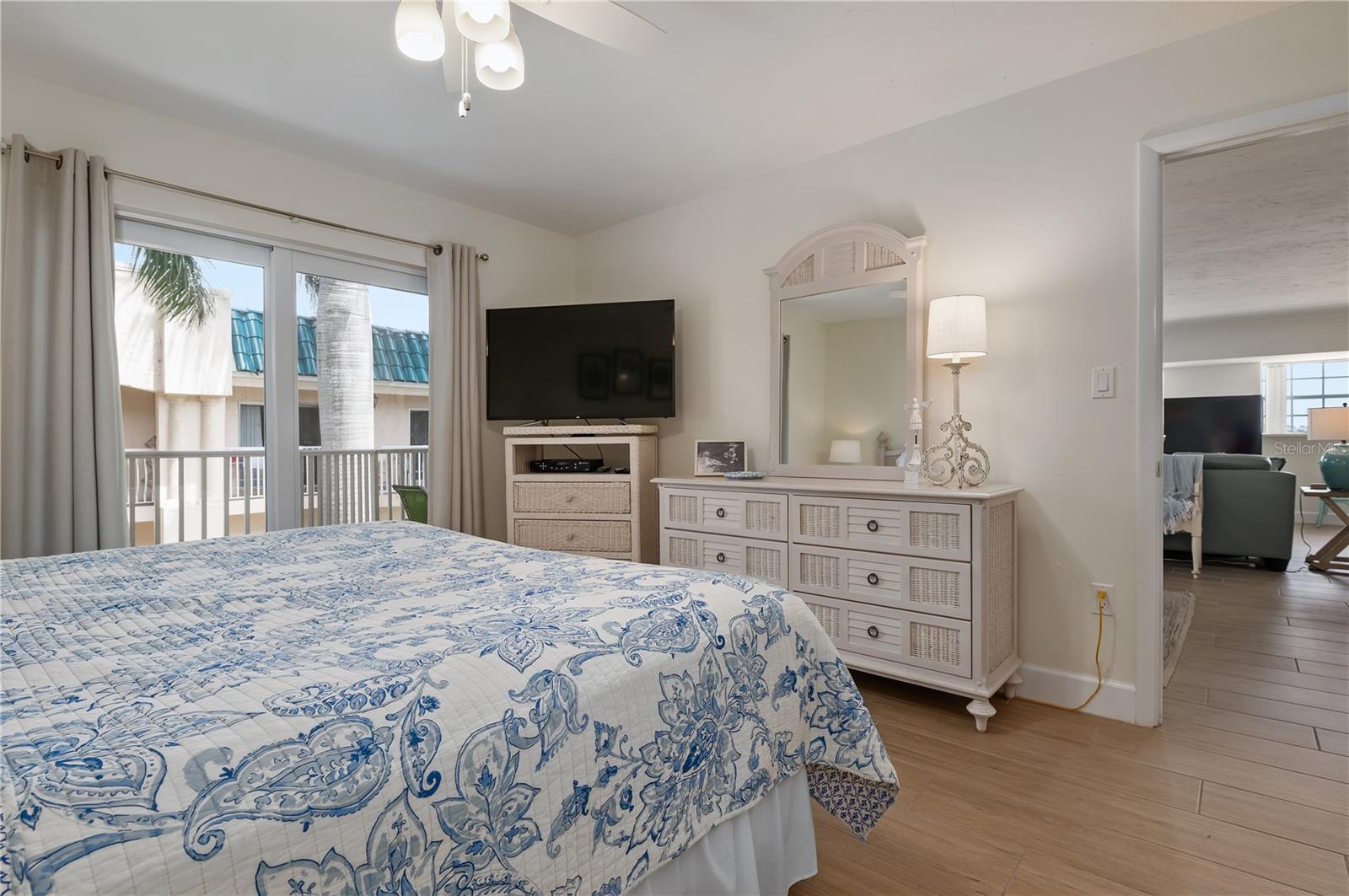 PALM BAY CLUB II - Residential Lease