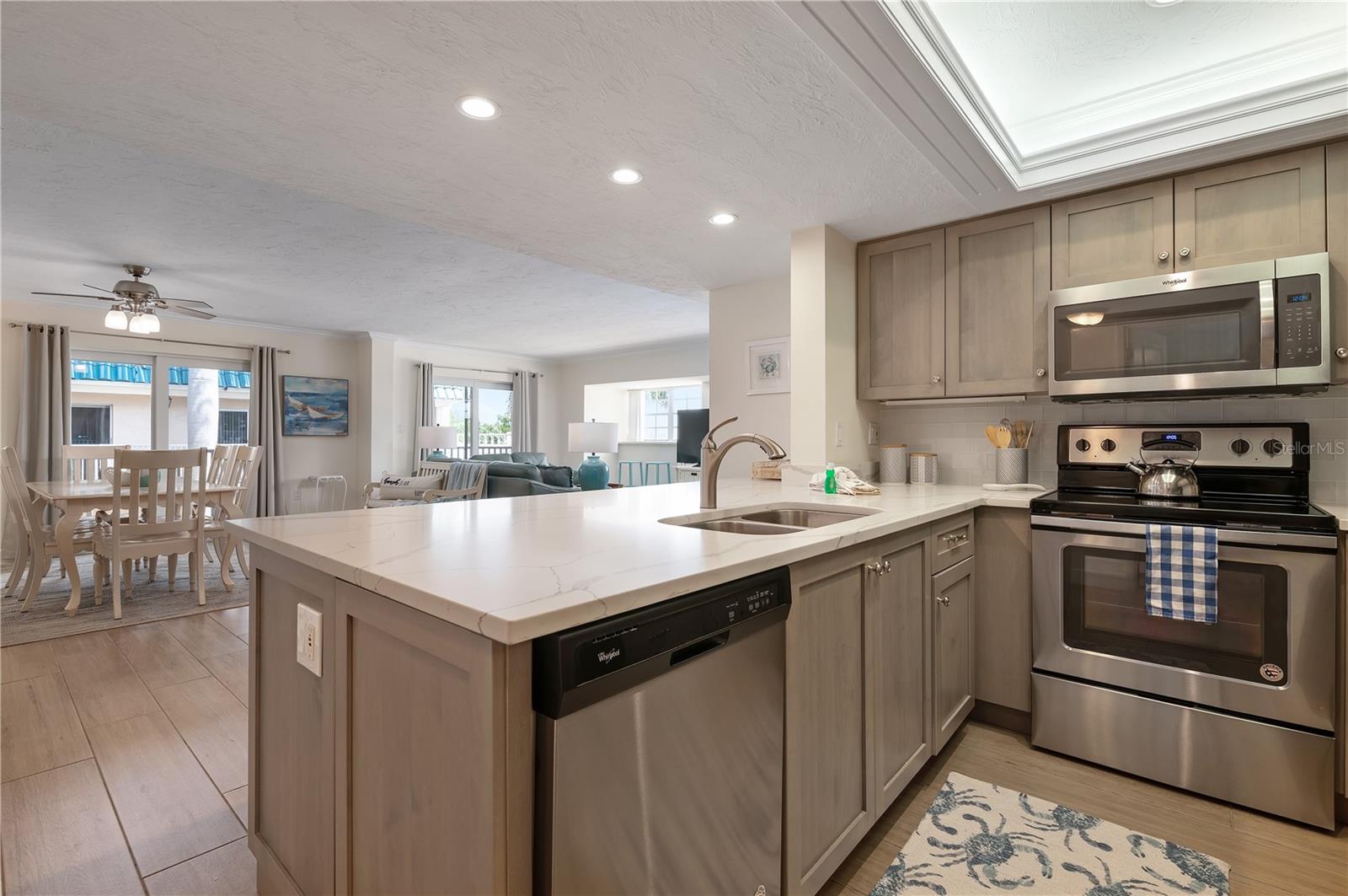 PALM BAY CLUB II - Residential Lease