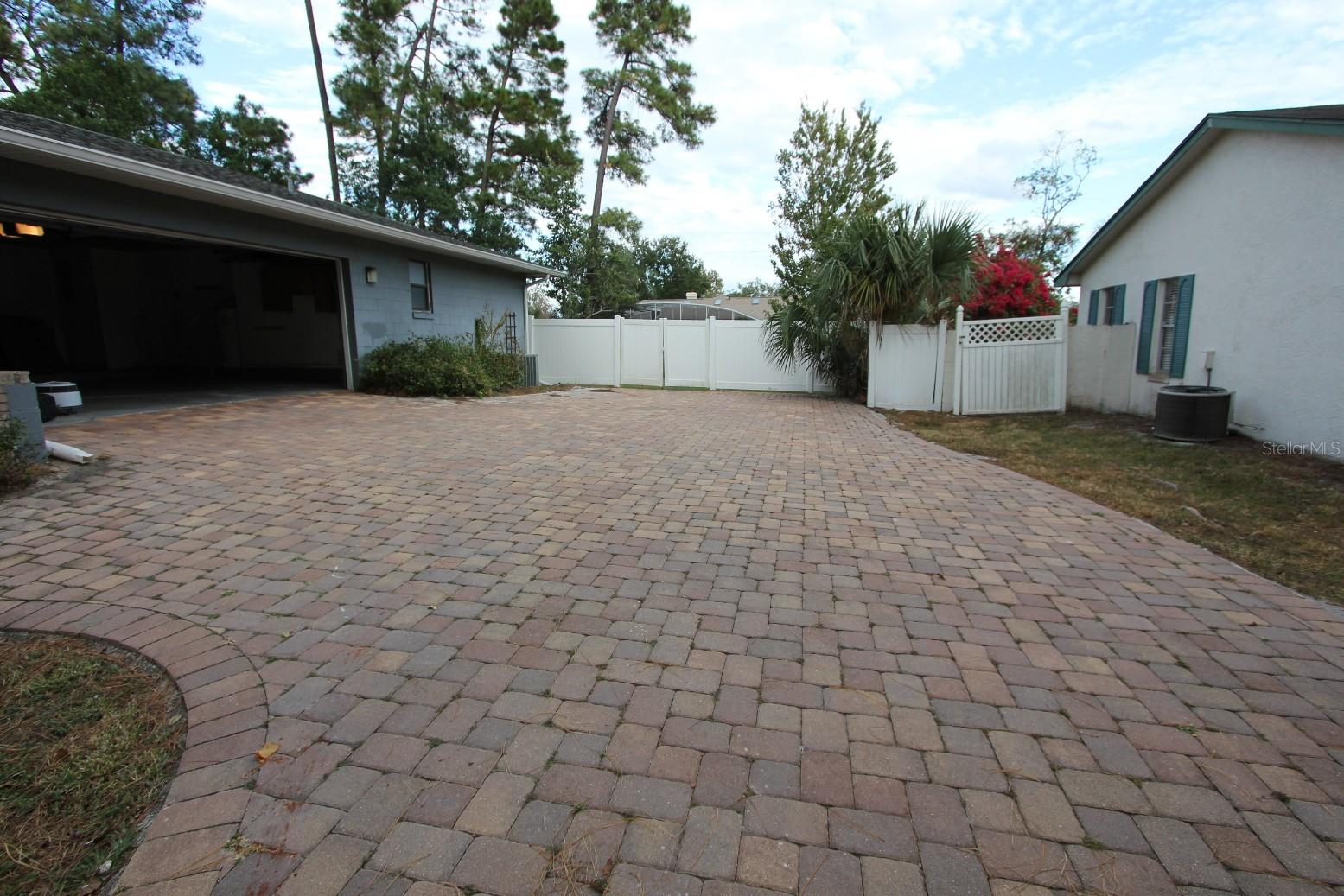 WOODLANDS WINDERMERE - Residential Lease