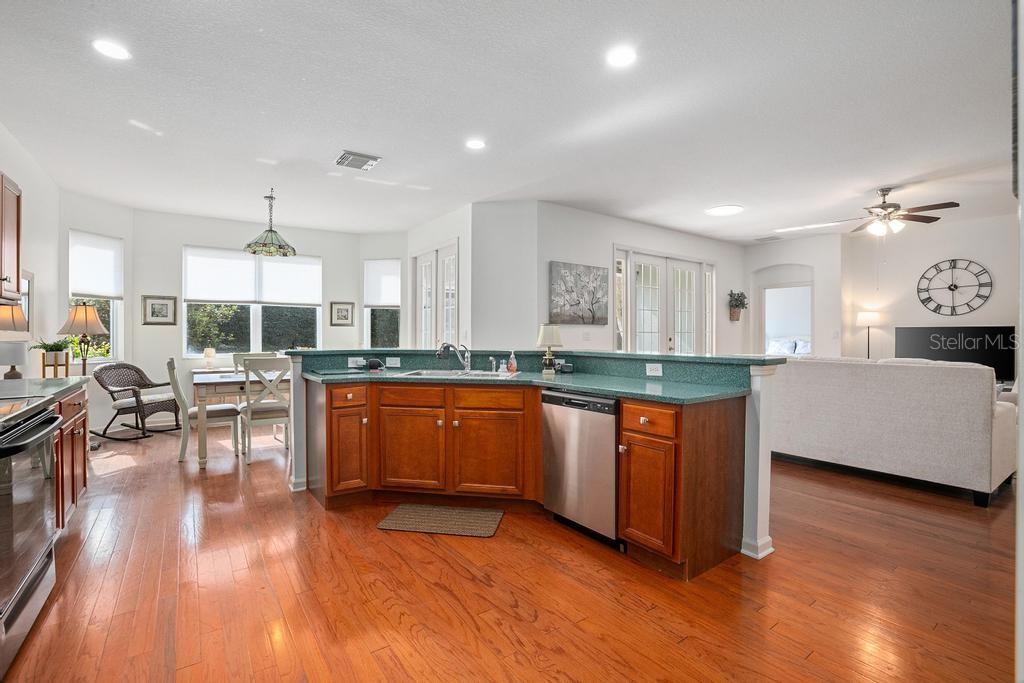 VICTORIA GARDENS - Residential