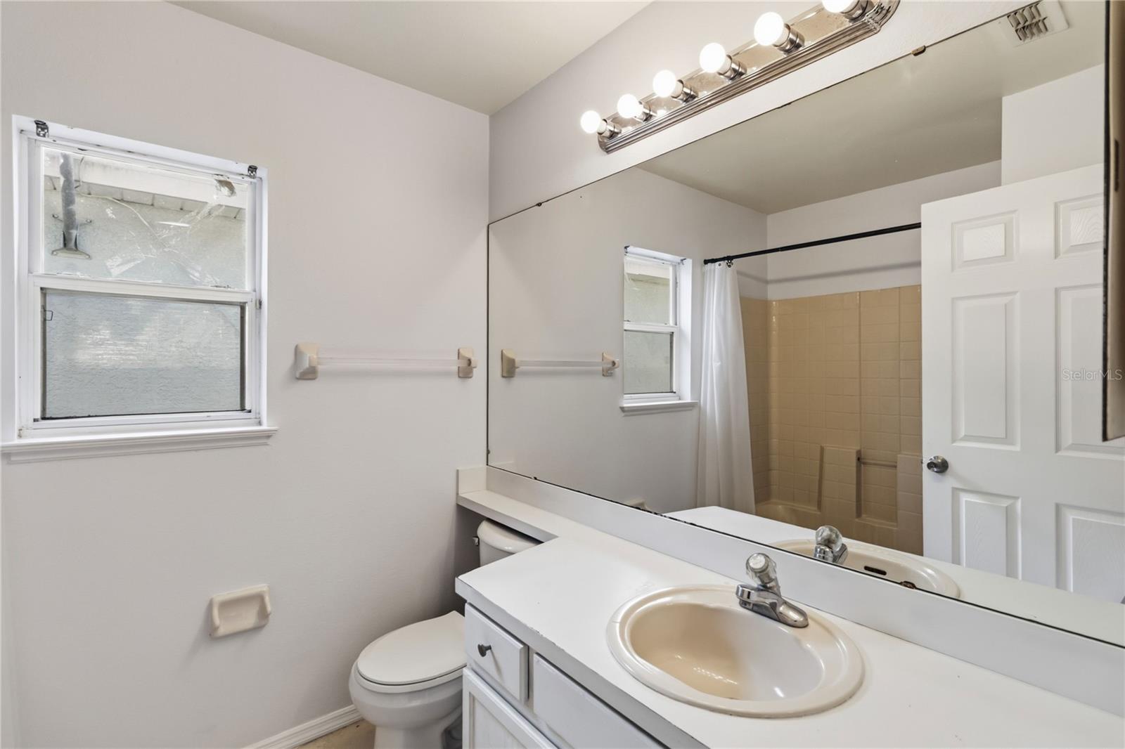 SANDPOINT AT MEADOW WOODS - Residential Lease