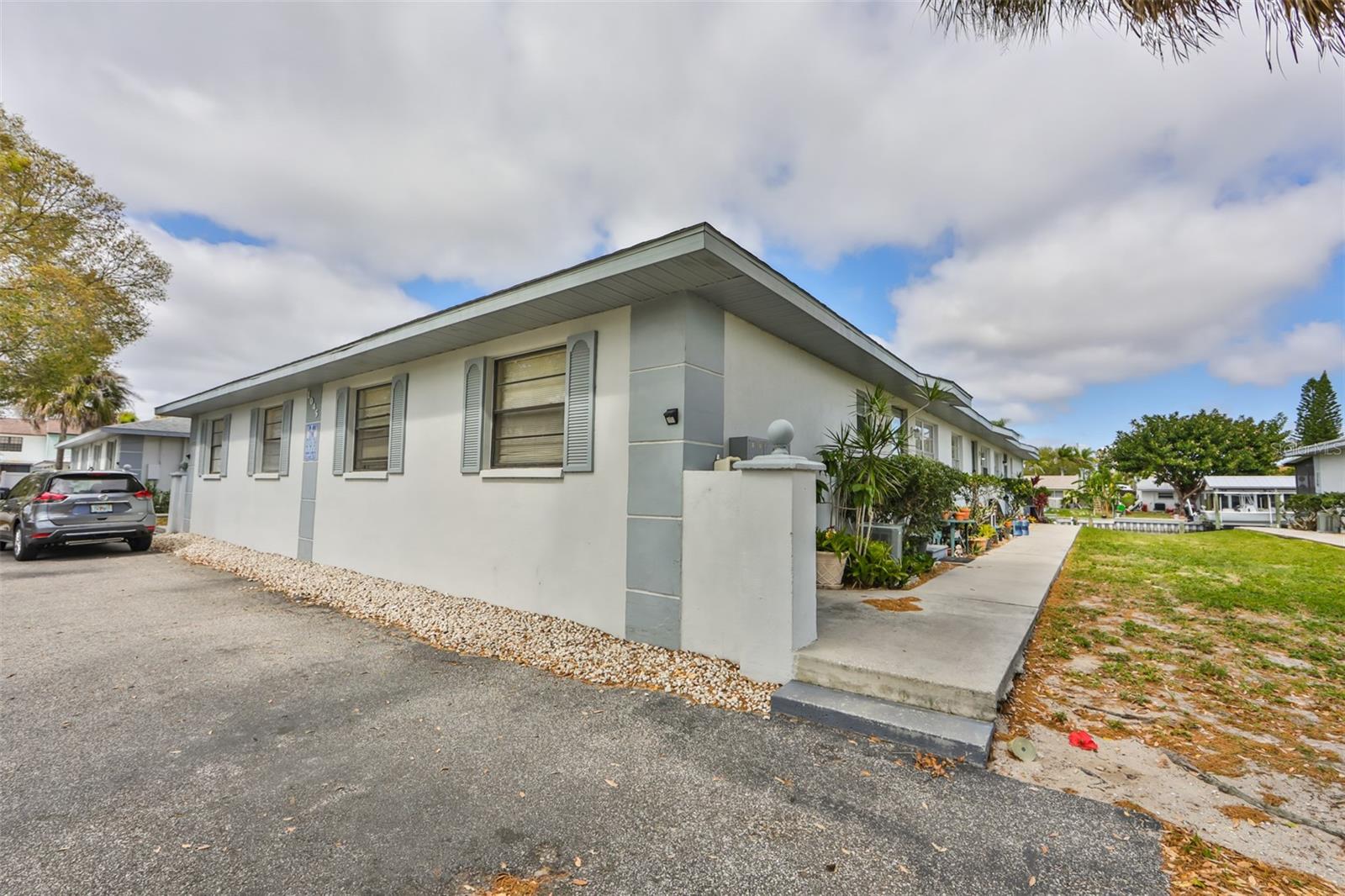 Clean and ready for your bed and pillow. This one bedroom has a lot going. Location is the key. Maintenance free, water view and a small dock that you share. Dinning all around the area. Near Hwy 75 down the corner of the Boulevard to Hwy 41 going to south to Big bend West to Hwy.