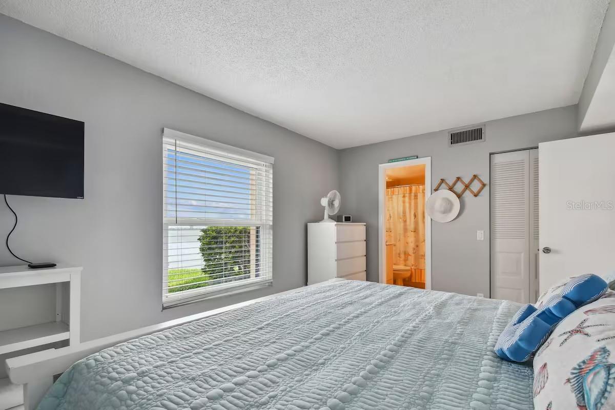 CASA DEL MAR CONDO II - Residential Lease