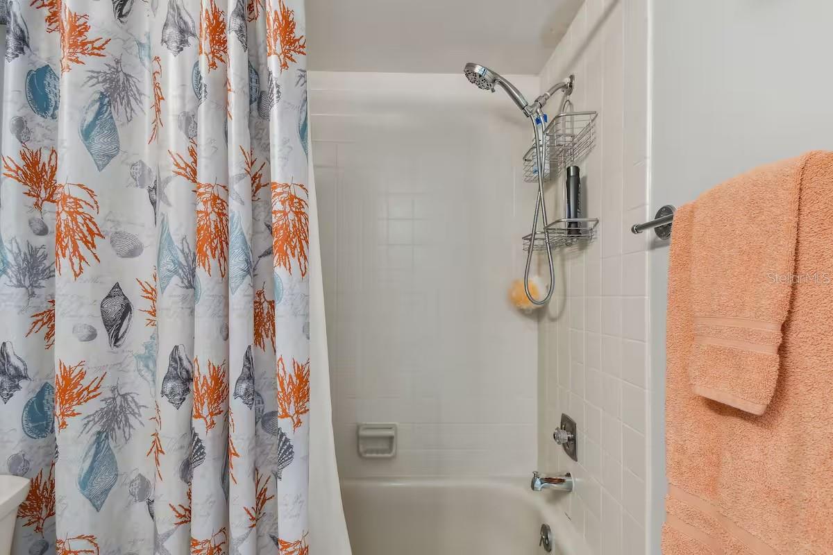 CASA DEL MAR CONDO II - Residential Lease