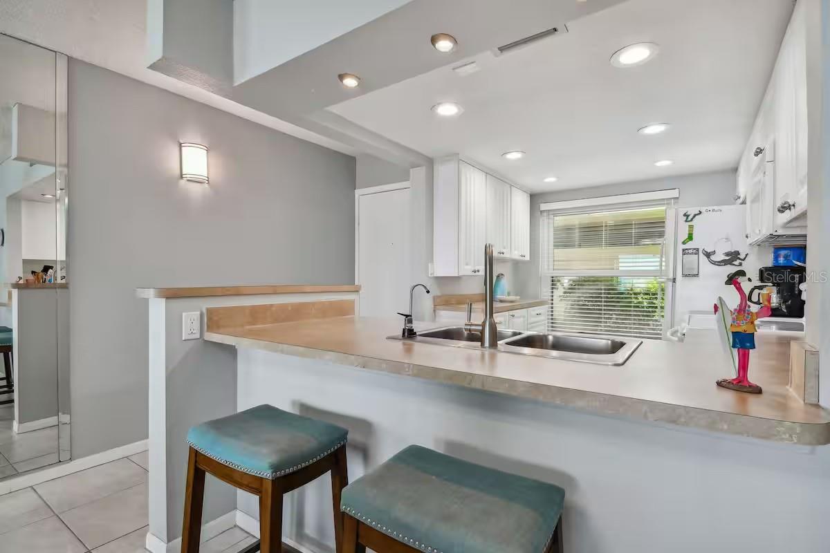 CASA DEL MAR CONDO II - Residential Lease