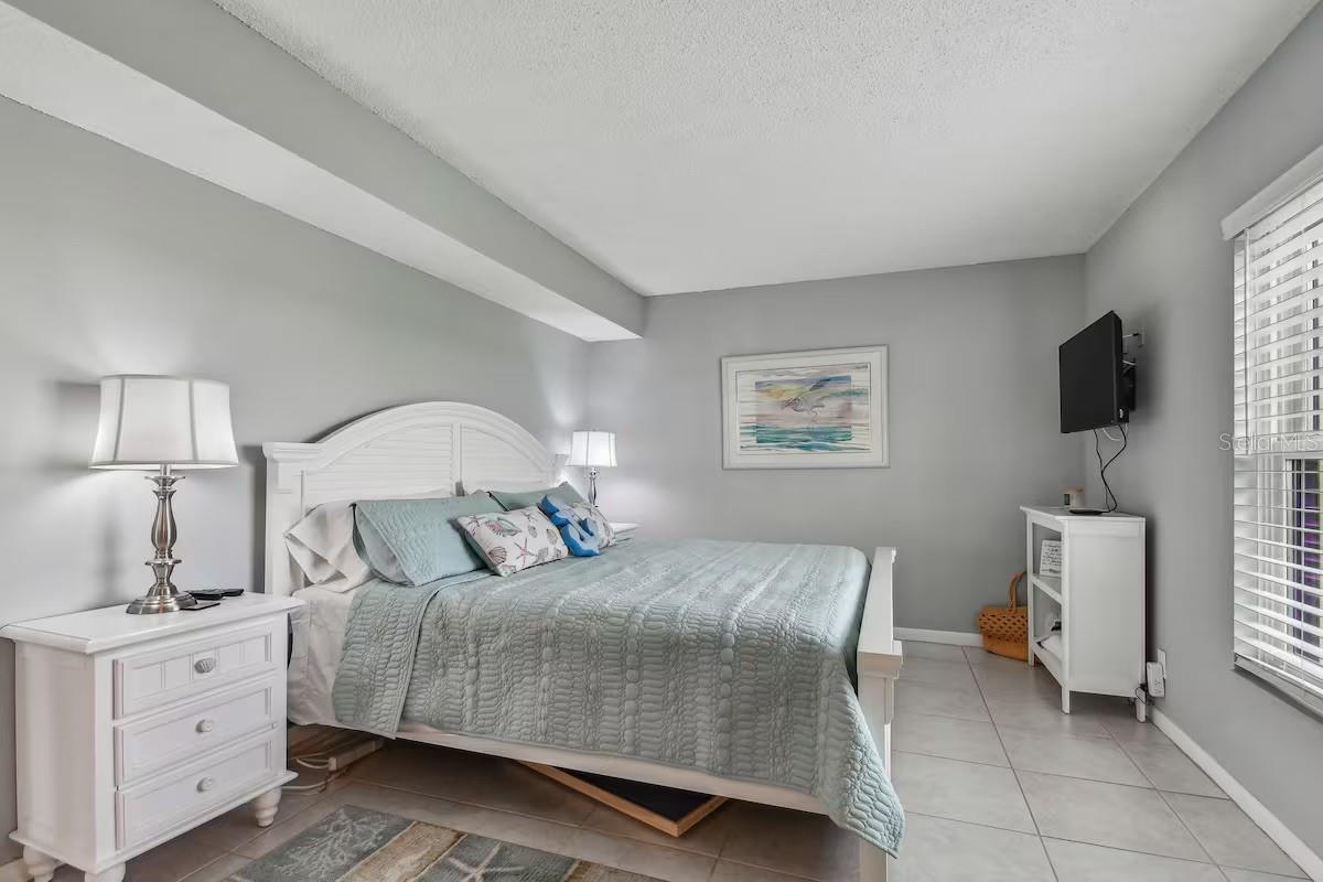 CASA DEL MAR CONDO II - Residential Lease