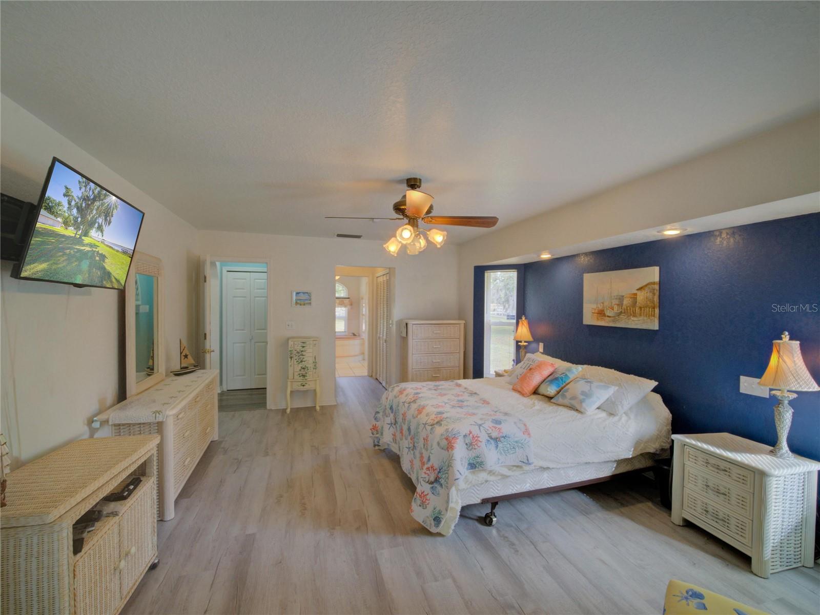 HALL ESTATE - Residential