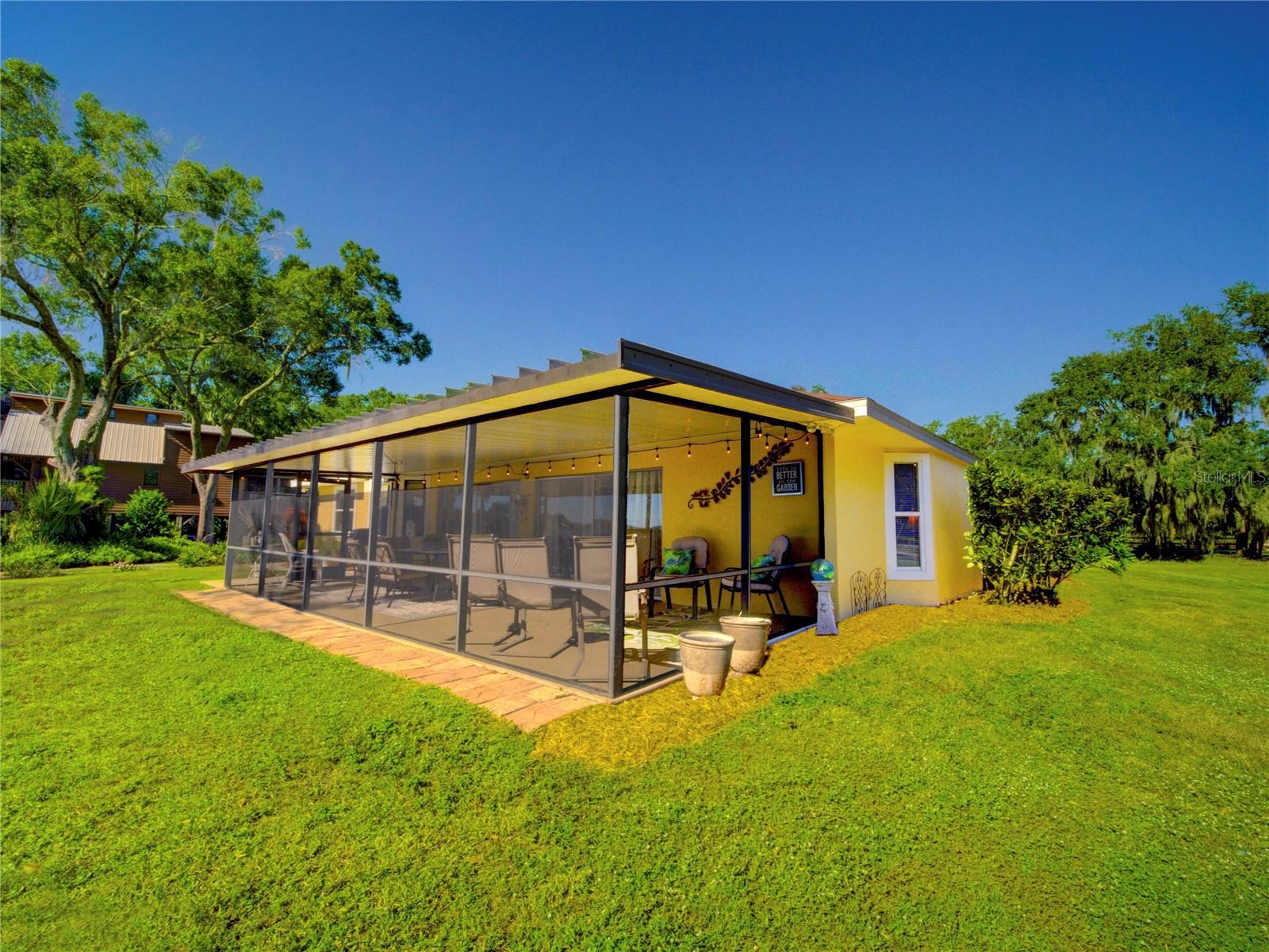 HALL ESTATE - Residential