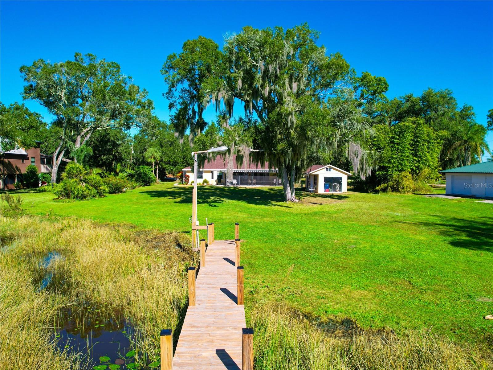 HALL ESTATE - Residential