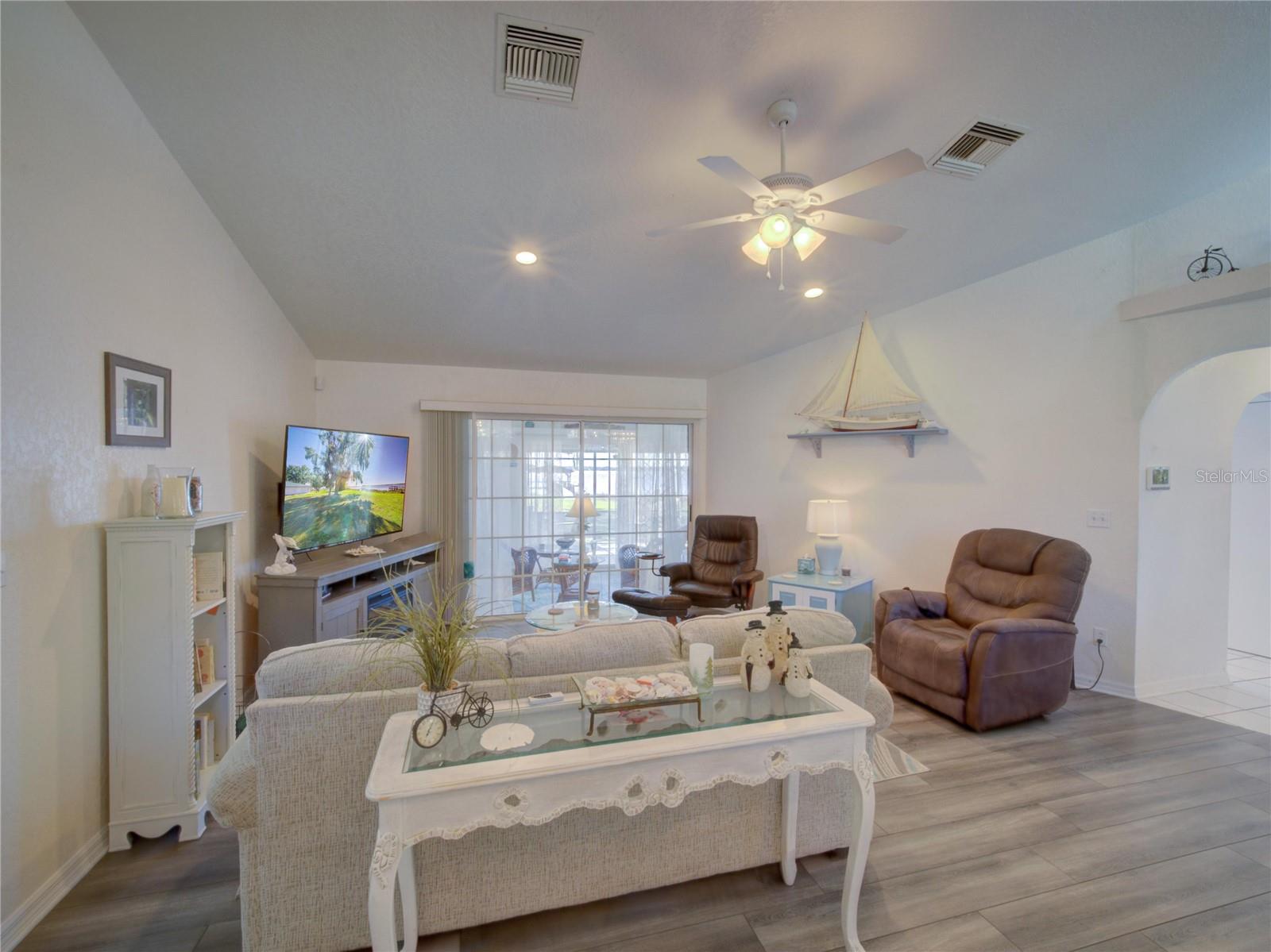 HALL ESTATE - Residential