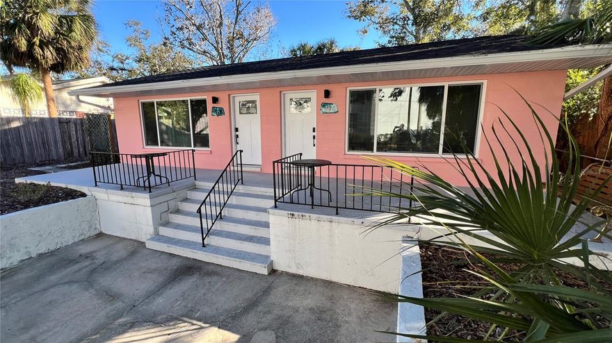 West of N Tamiami Trail and the bay (US-41) - Walk 2 blocks to watch the sunsets on the bay or exercise or stroll through the beautiful neighborhood on the Sarasota Recreational Trail. Duplex in Ind. Beach/Sapphire Shores neighborhood. Fully remodeled unit with new roof, impact windows, updated plumbing/electrical, and central cooling/heating. Updated kitchen with shaker cabinets, quartz counter tops, and stainless steel appliances. Beautiful bathroom with modern plumbing fixtures. Shared covered laundry. 1-1/2 miles to downtown Sarasota, 4 miles to St. Armands Circle and Lido Key, and 6 miles to Siesta Key. 2 blocks to Ringling College excellent for student housing. Enjoy single family home living in this tree lined street close to everything with much privacy and security. Parking on premises. NO FLOOD/EVACUATION ZONE ** Unit can be rented furnished or unfurnished **