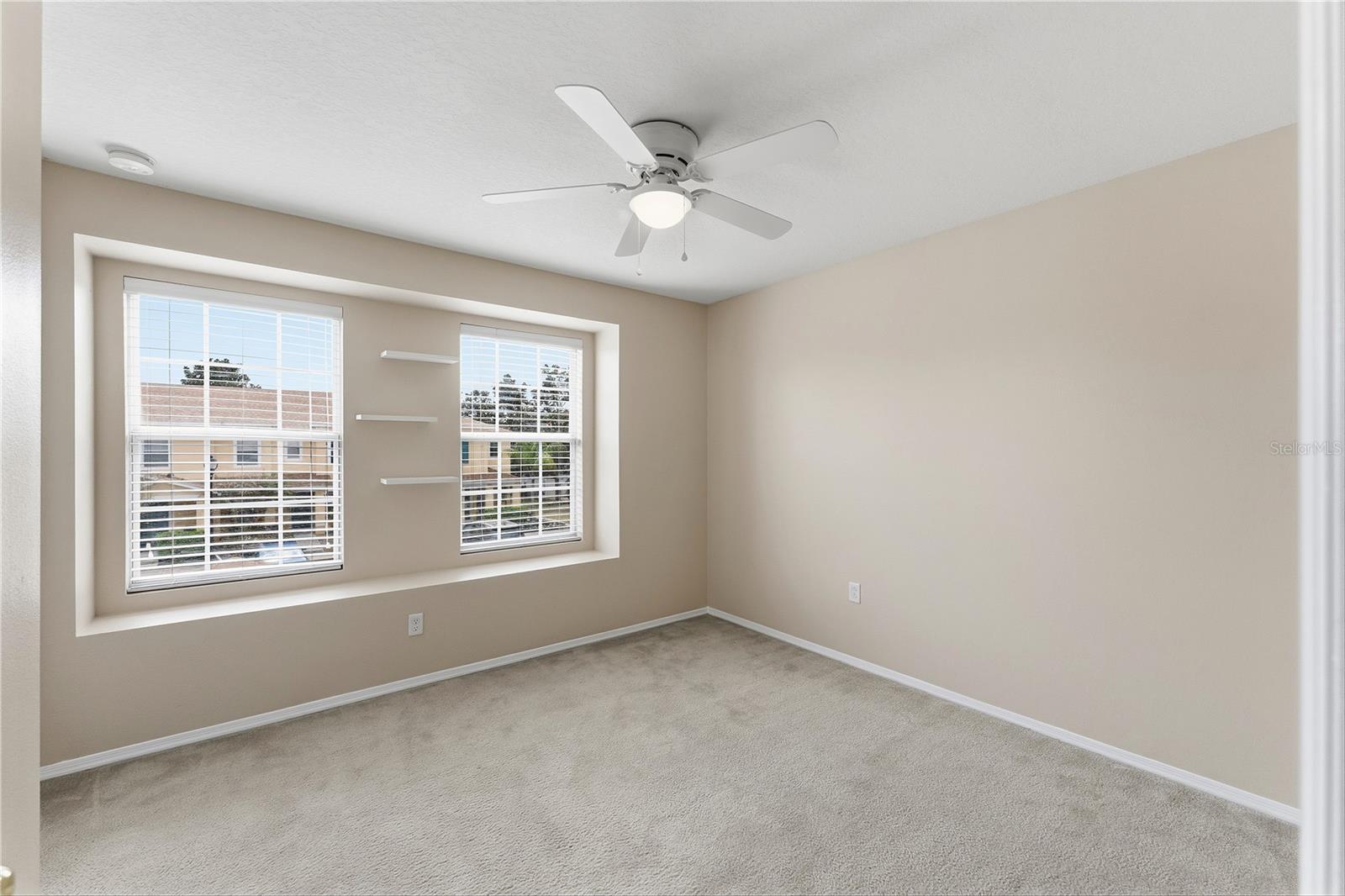 COMPASS BAY UNIT 02 - Residential