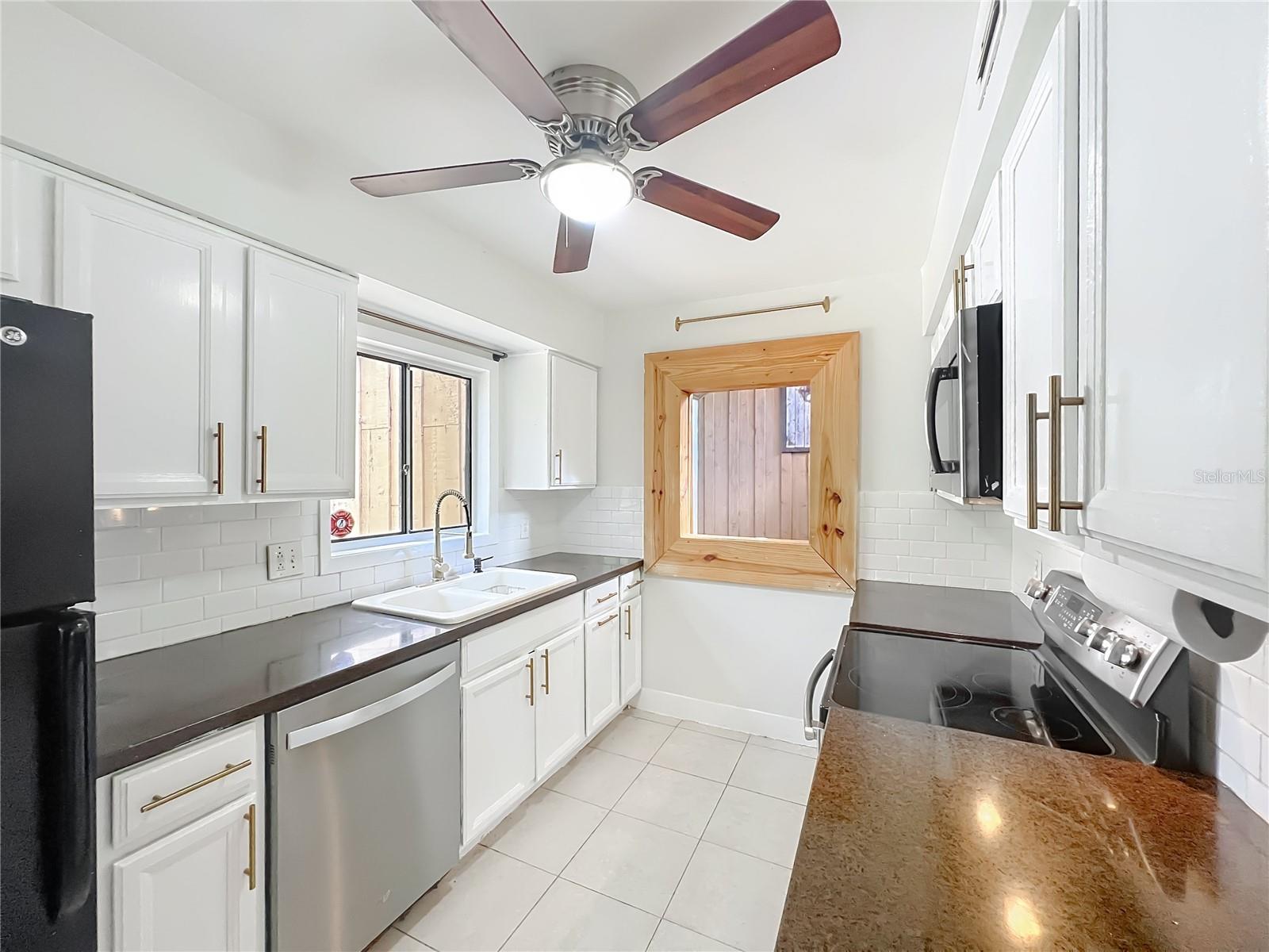 CROWN OAKS 1ST ADD - Residential Lease