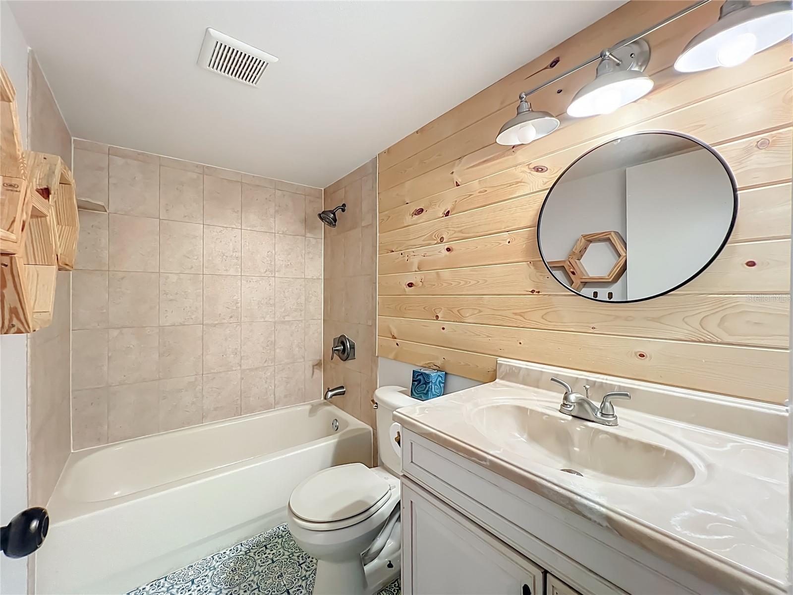 CROWN OAKS 1ST ADD - Residential Lease