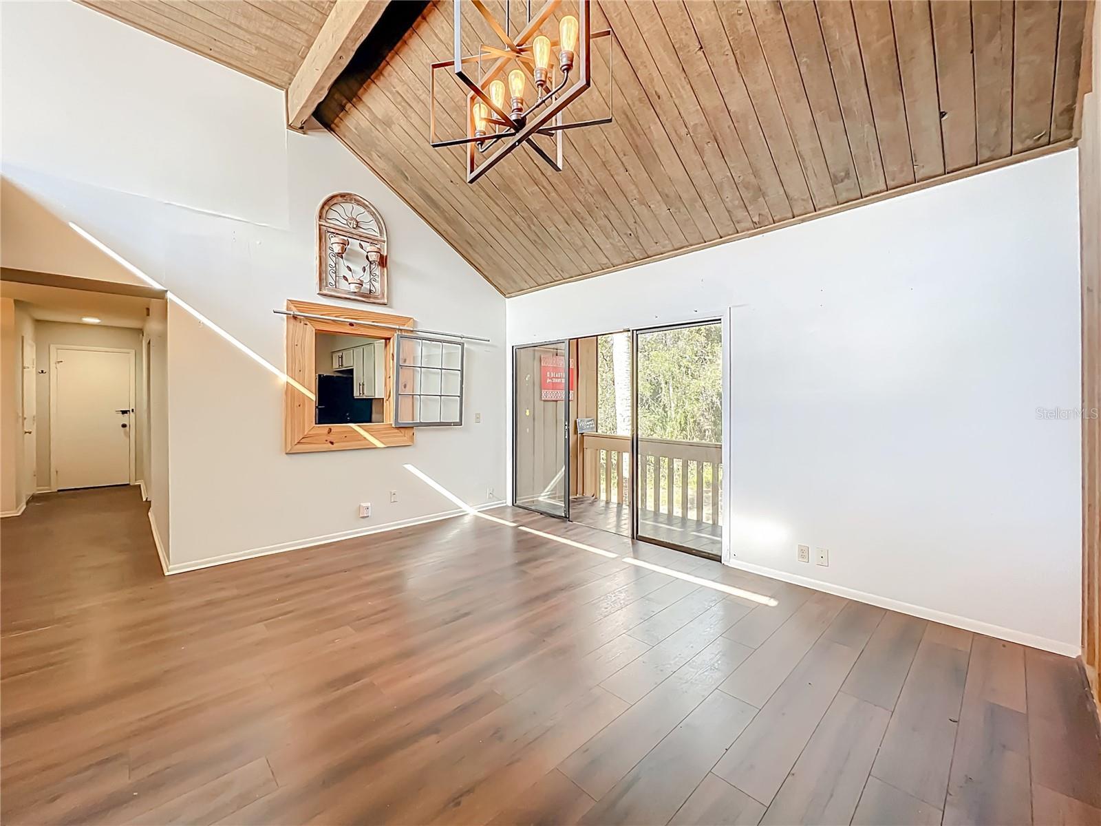 CROWN OAKS 1ST ADD - Residential Lease