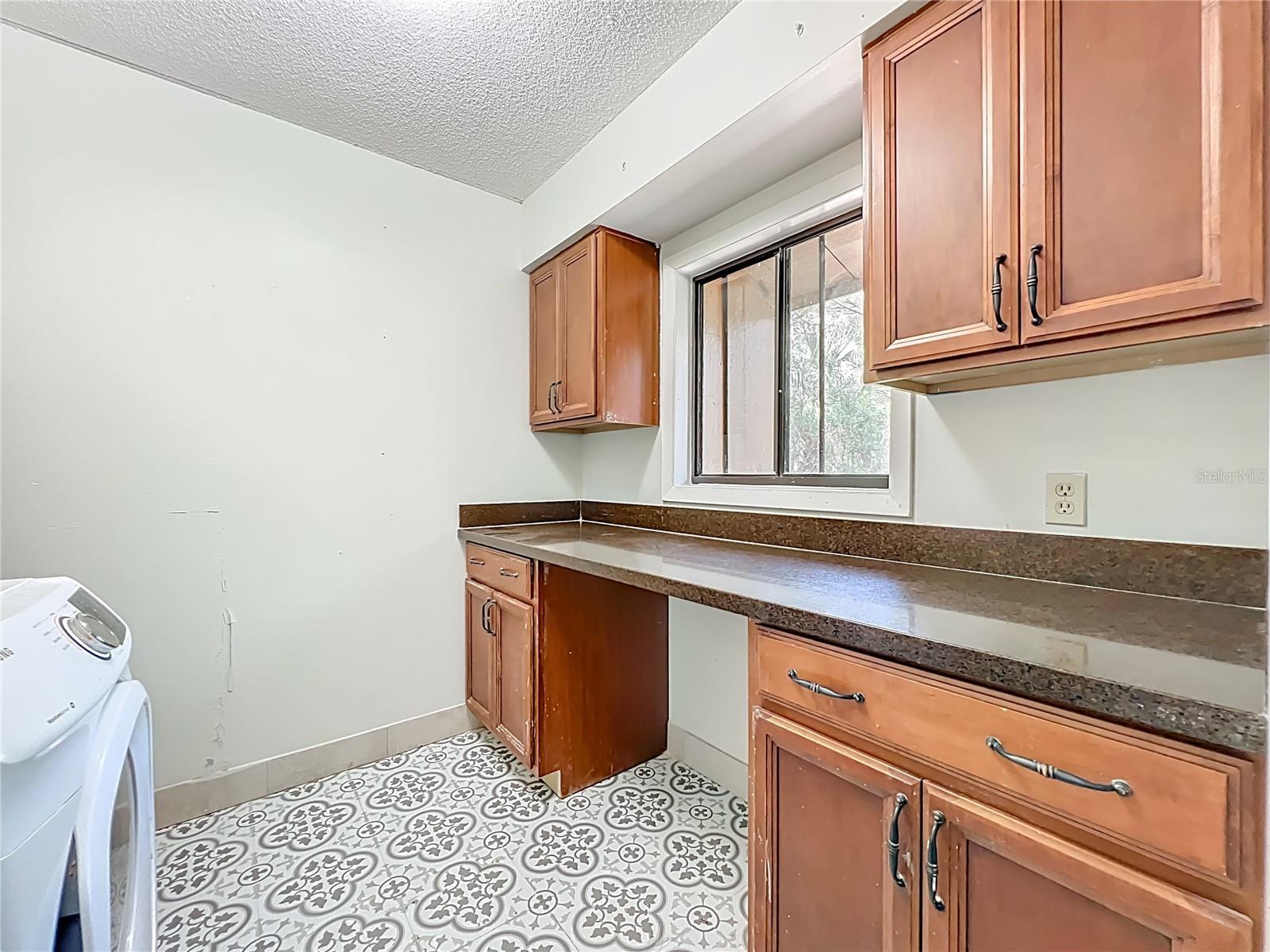 CROWN OAKS 1ST ADD - Residential Lease