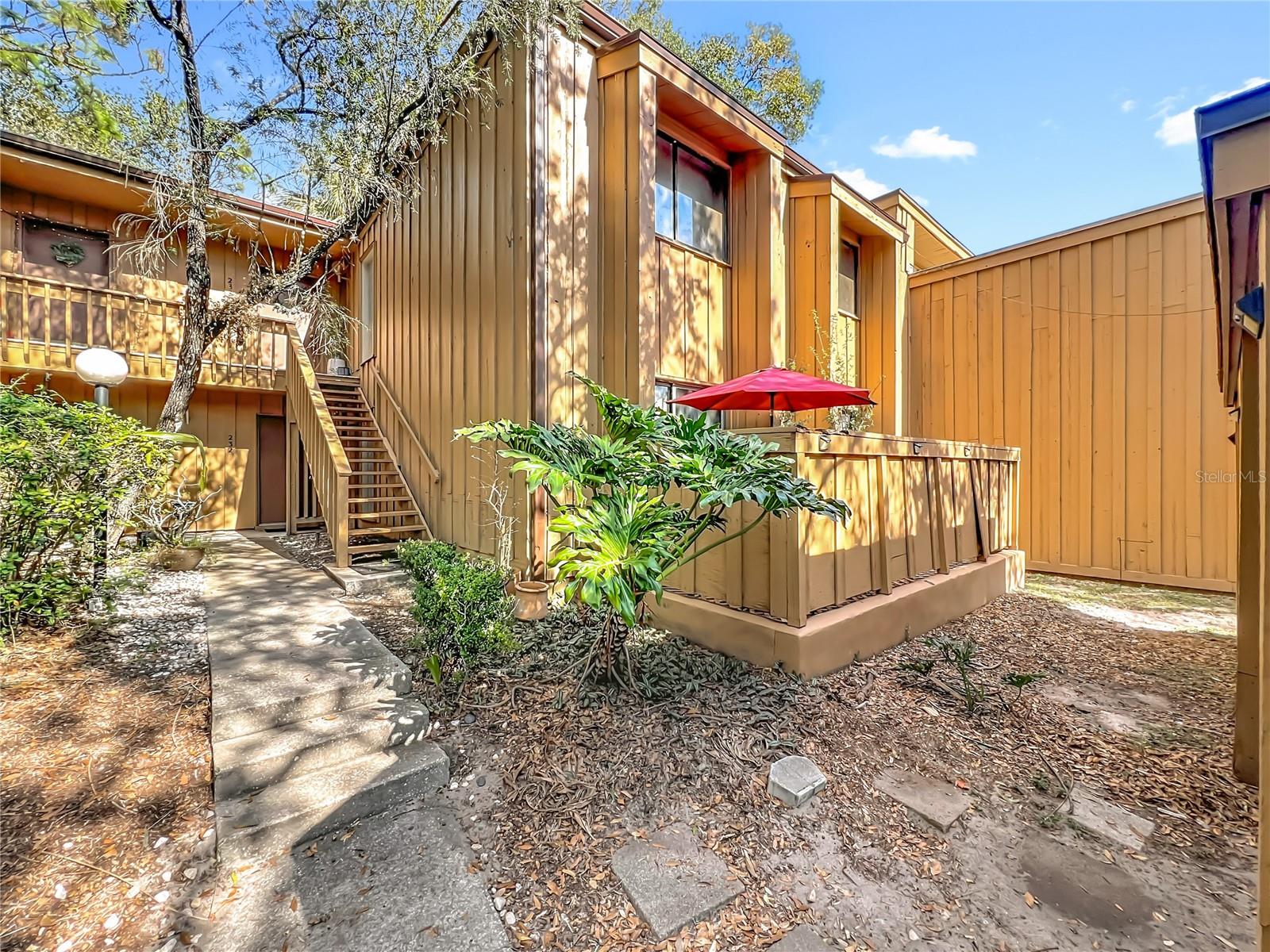 CROWN OAKS 1ST ADD - Residential Lease