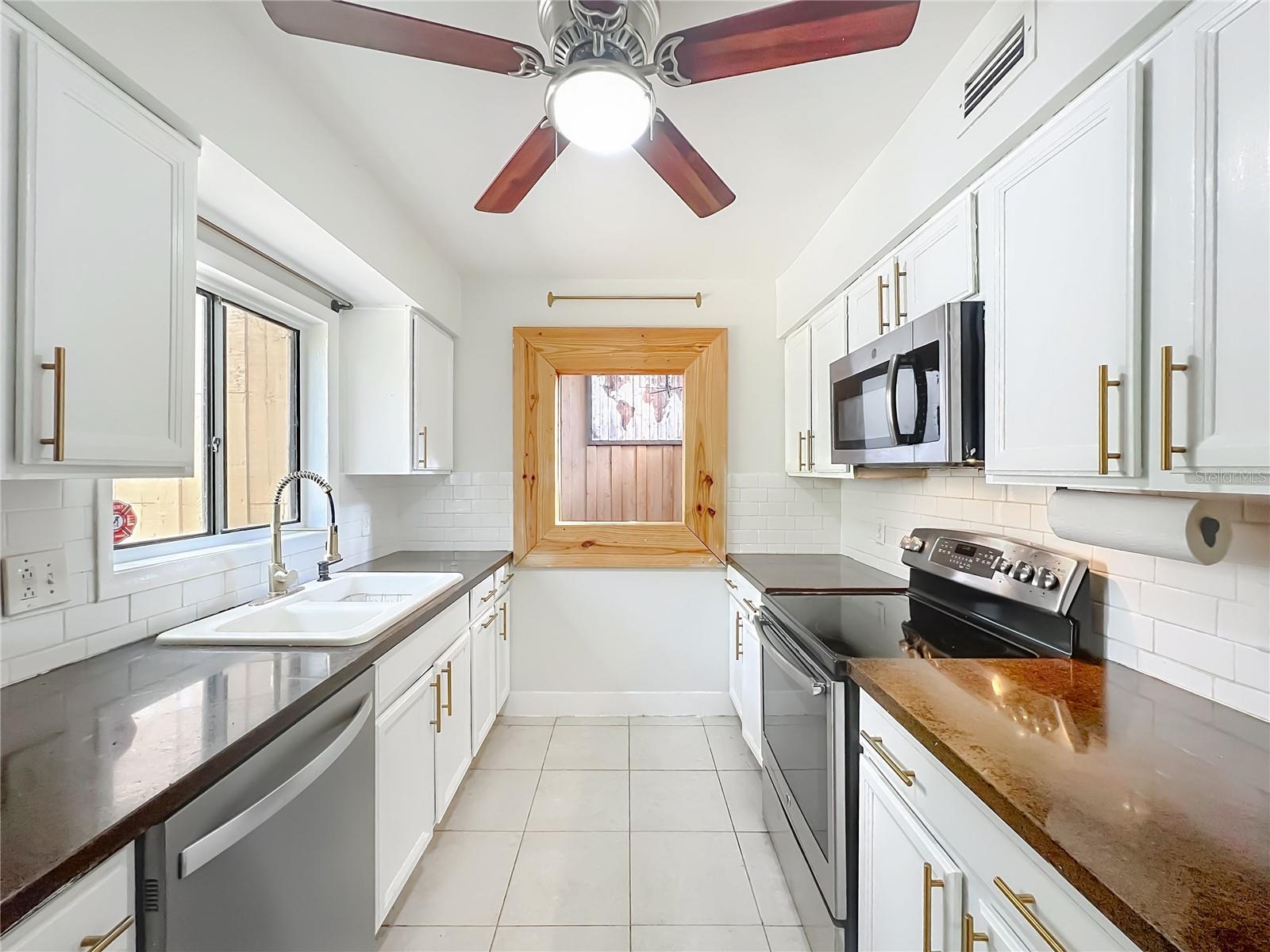 CROWN OAKS 1ST ADD - Residential Lease