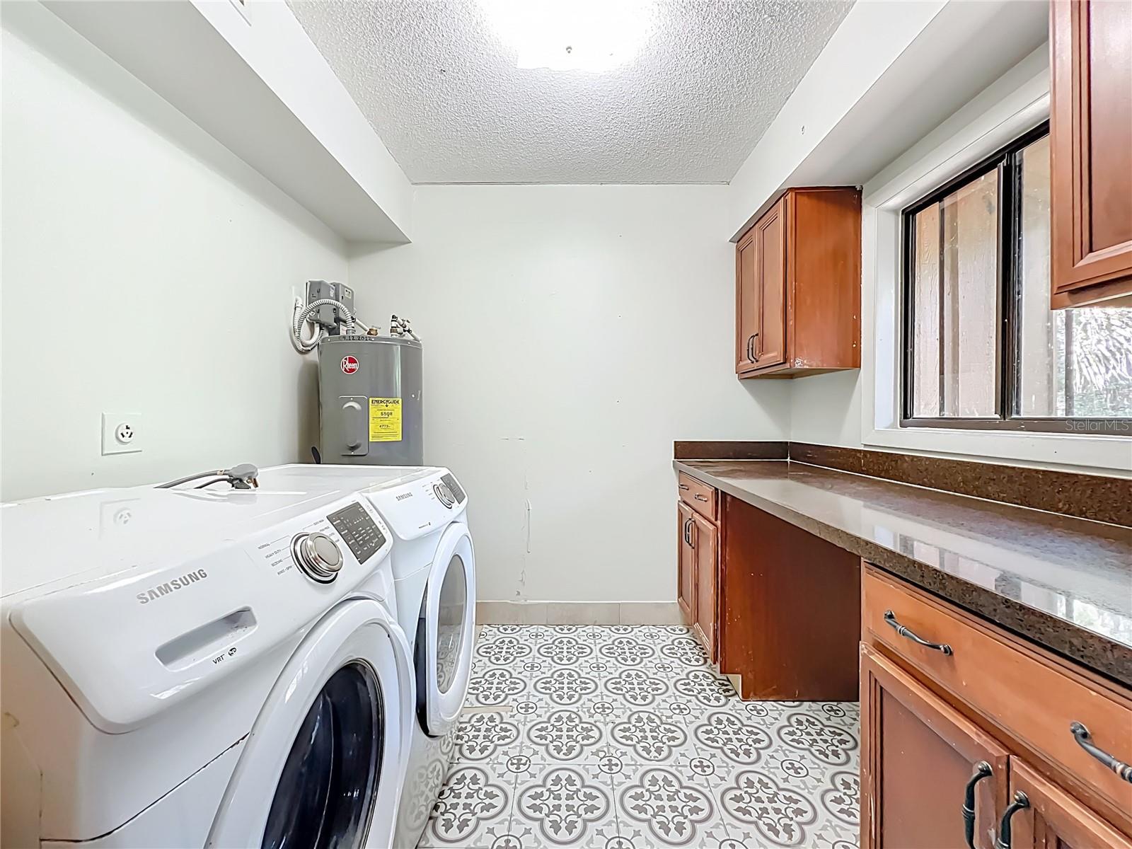 CROWN OAKS 1ST ADD - Residential Lease