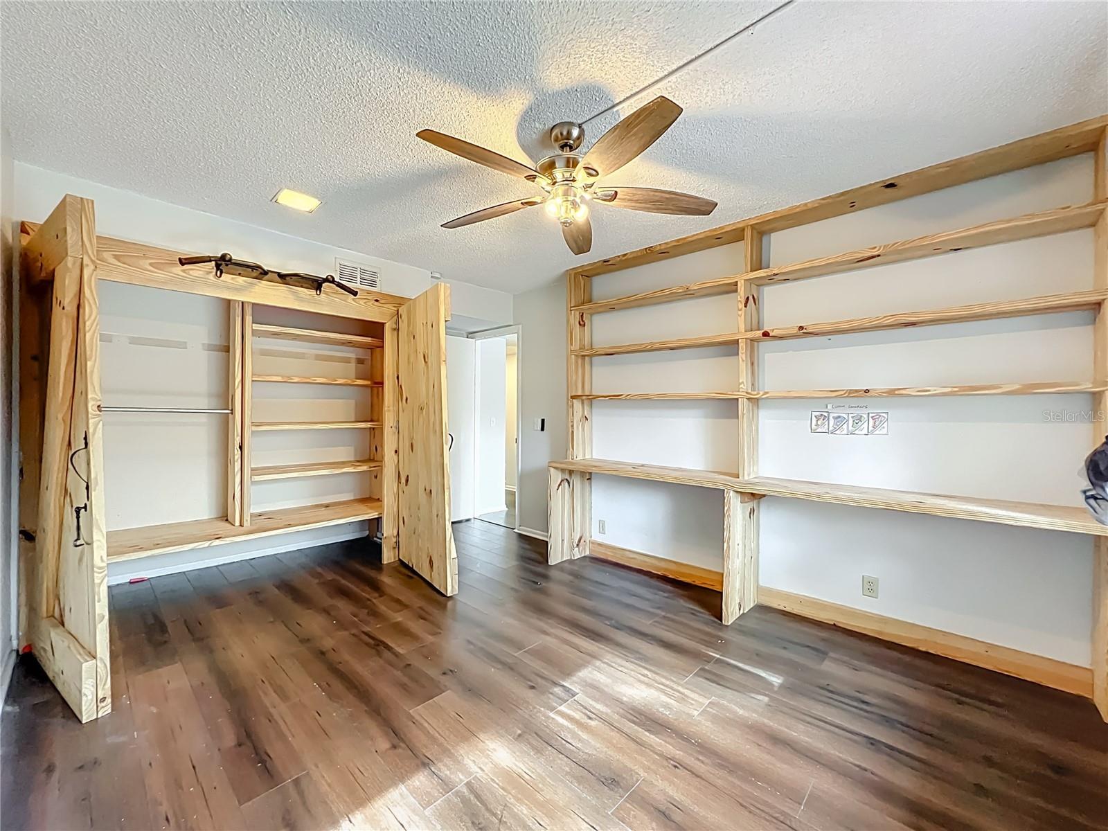 CROWN OAKS 1ST ADD - Residential Lease