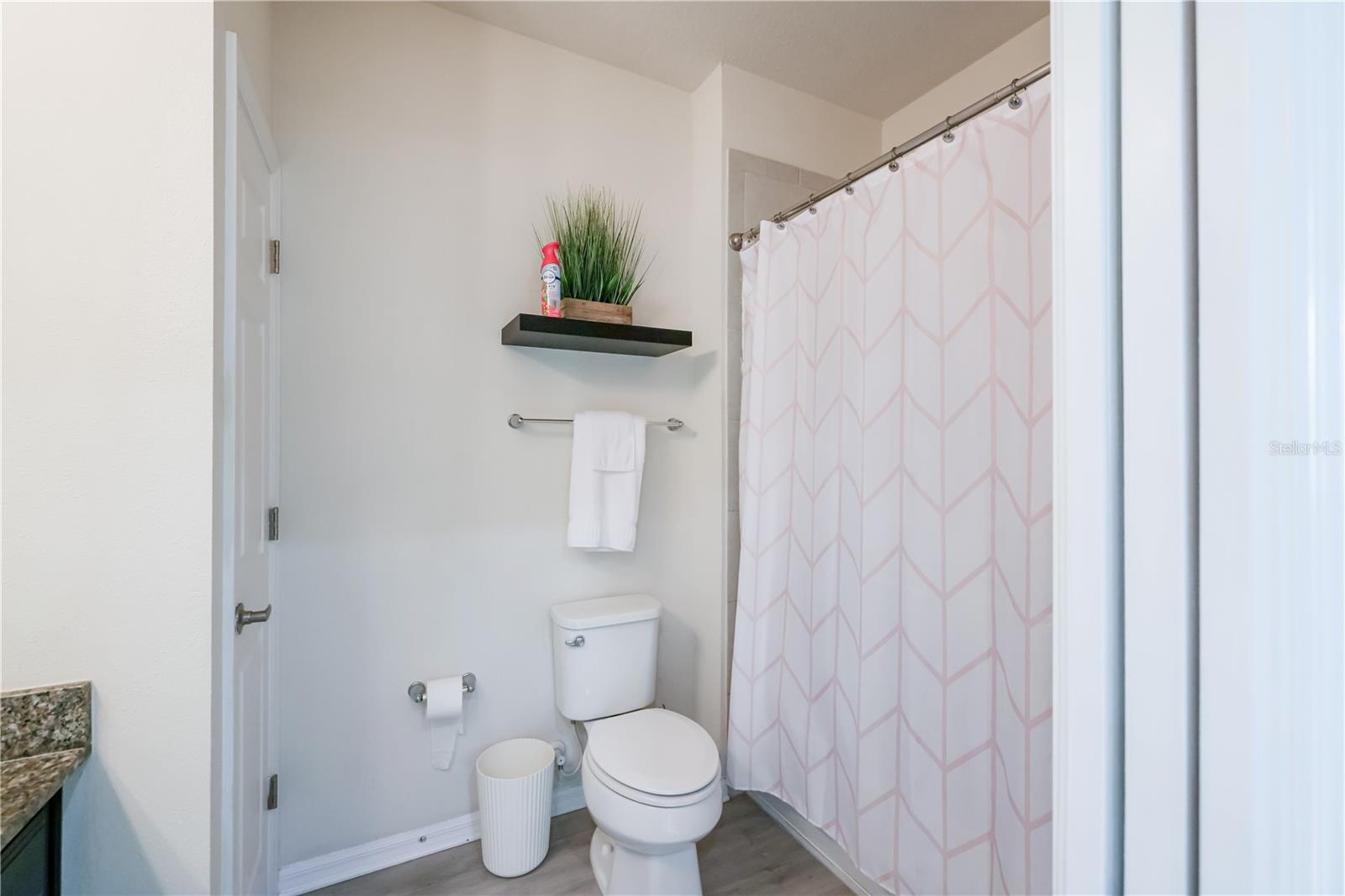 MAPLE GLEN/7 OAKS - Residential