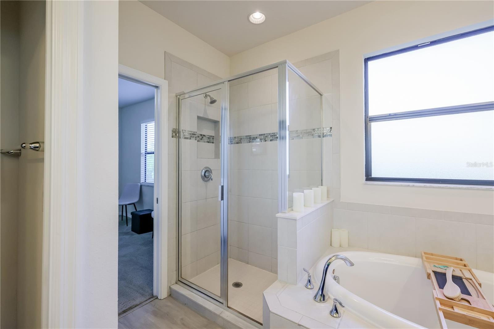 MAPLE GLEN/7 OAKS - Residential