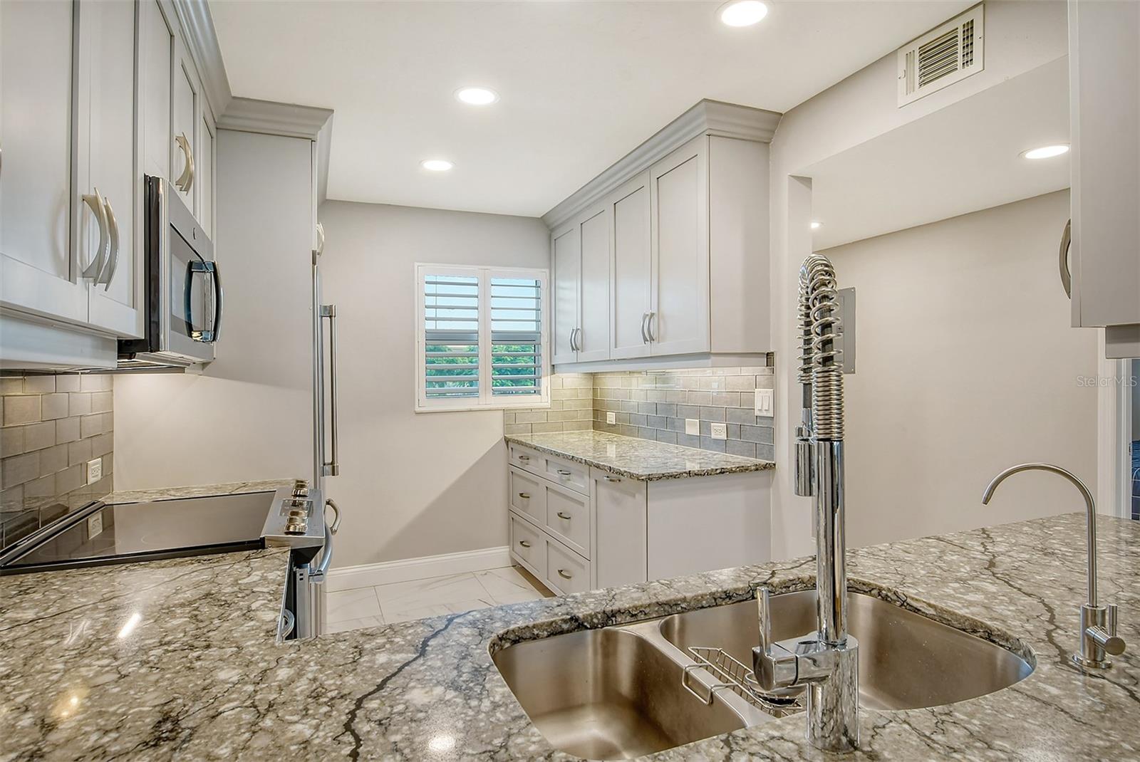 BELLA COSTA II - Residential Lease