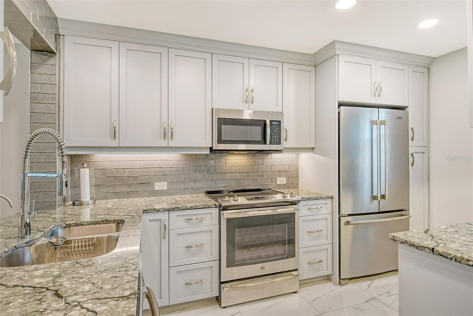 BELLA COSTA II - Residential Lease