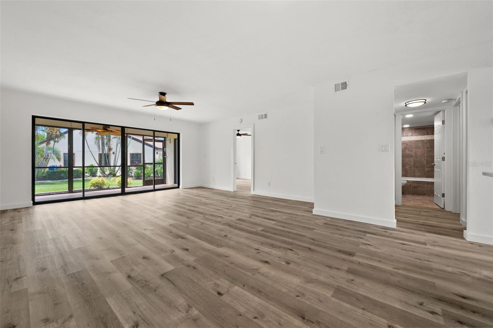 BAYPOINTE YACHT & RACQUET CLUB - Residential