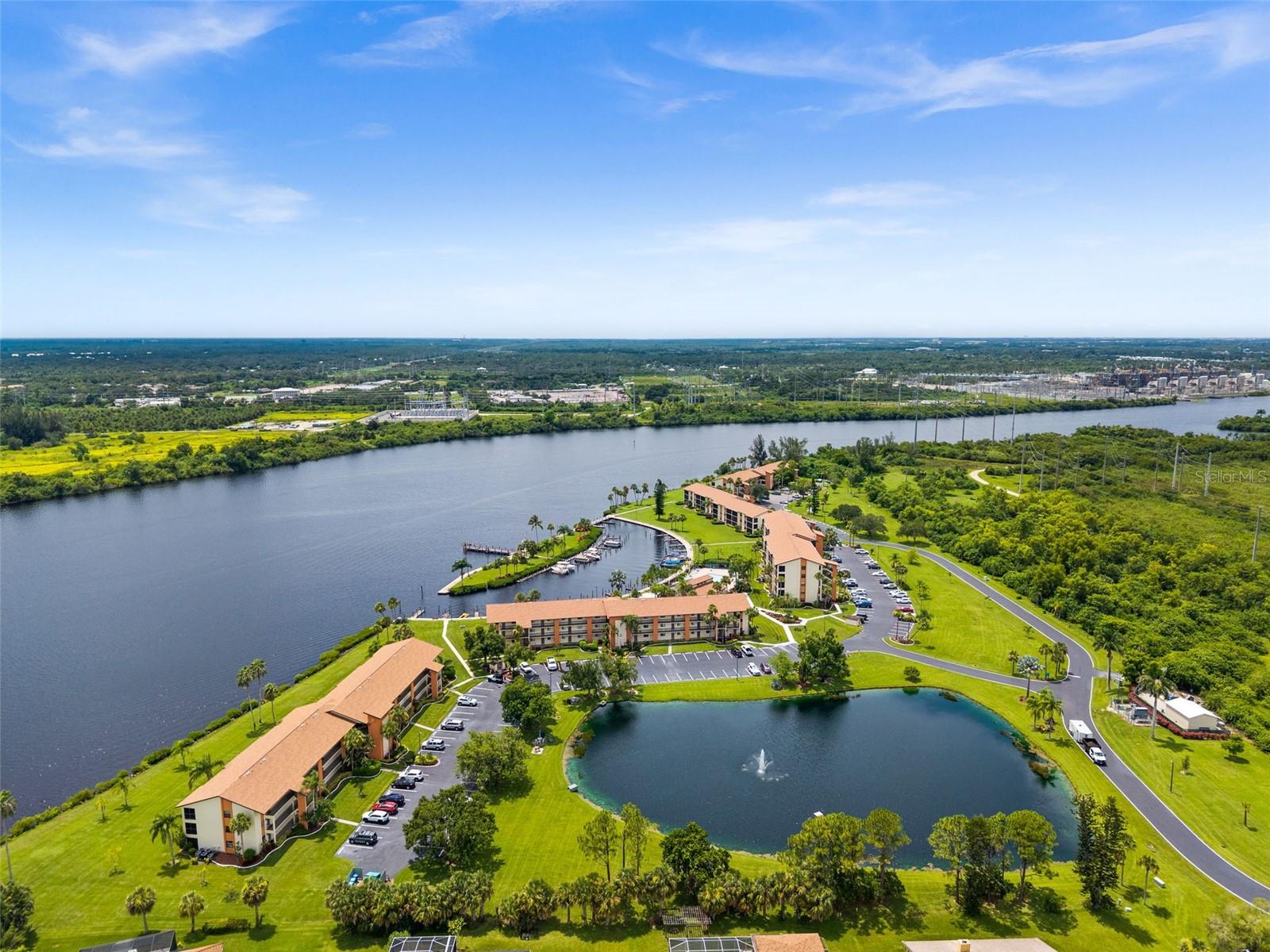 BAYPOINTE YACHT & RACQUET CLUB - Residential