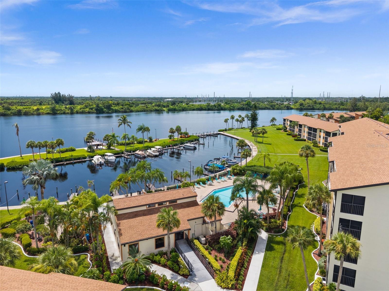 BAYPOINTE YACHT & RACQUET CLUB - Residential
