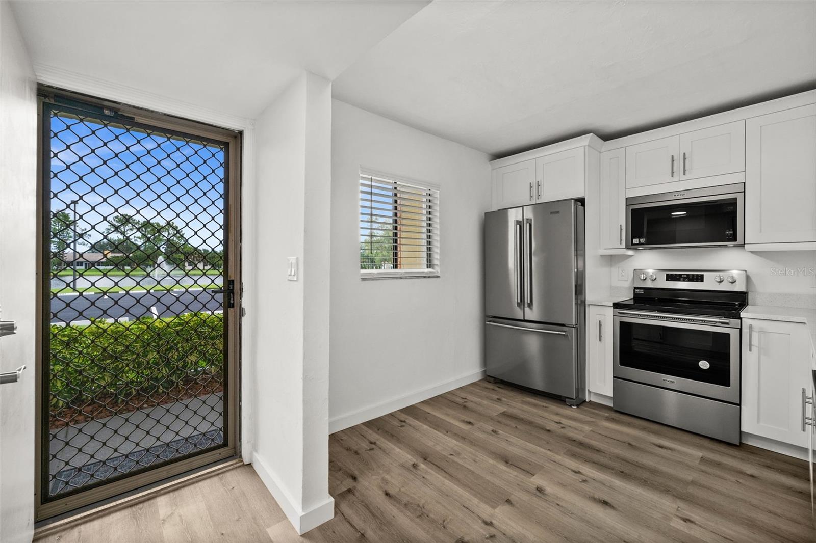 BAYPOINTE YACHT & RACQUET CLUB - Residential