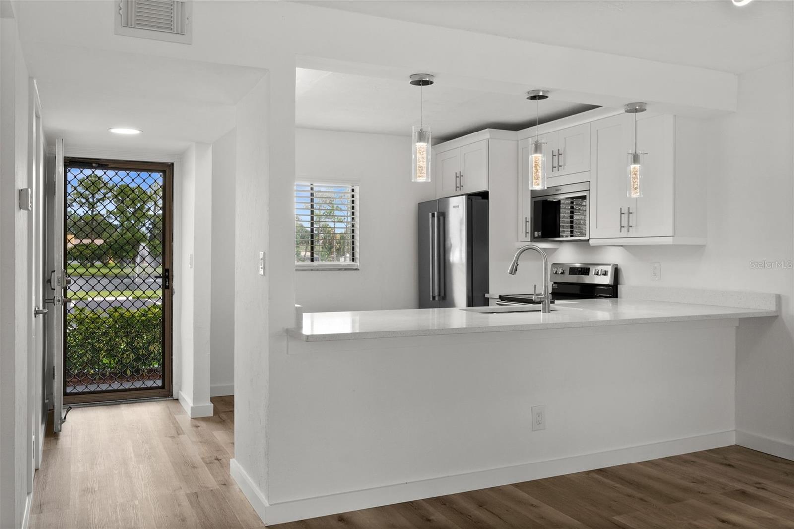 BAYPOINTE YACHT & RACQUET CLUB - Residential