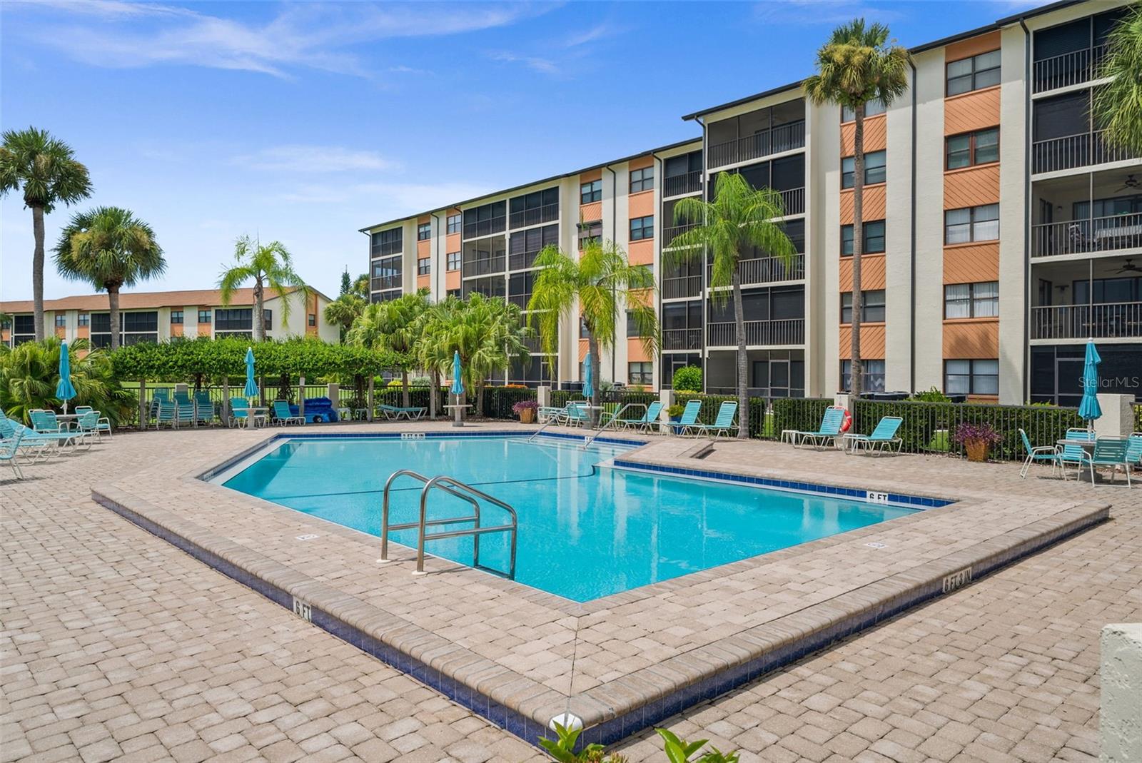 BAYPOINTE YACHT & RACQUET CLUB - Residential