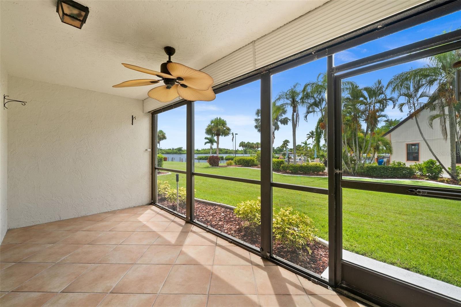 BAYPOINTE YACHT & RACQUET CLUB - Residential