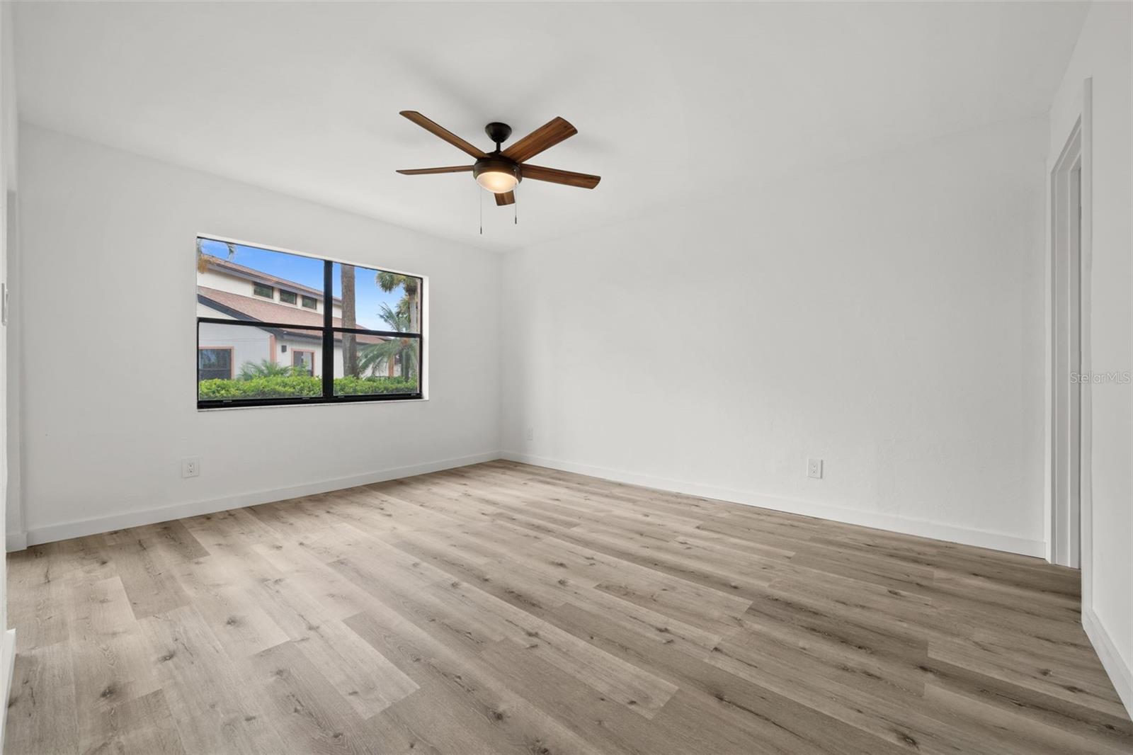 BAYPOINTE YACHT & RACQUET CLUB - Residential