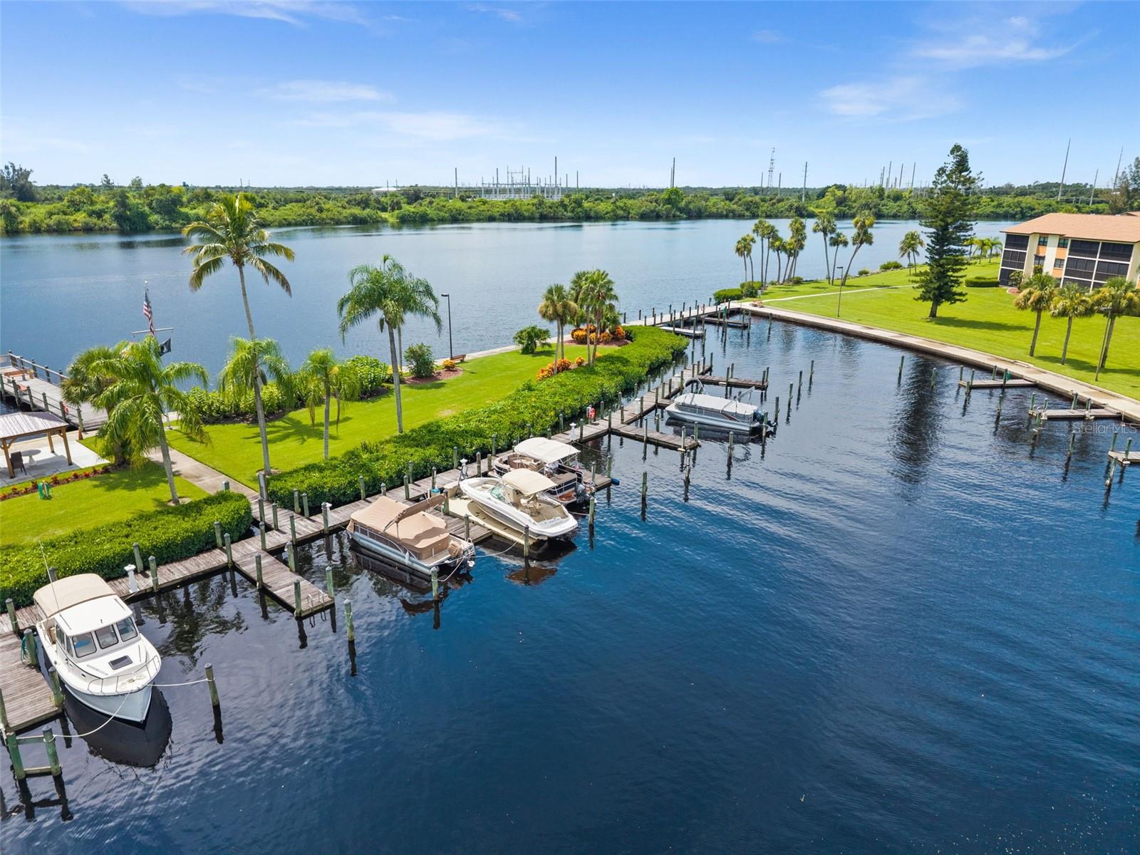 BAYPOINTE YACHT & RACQUET CLUB - Residential