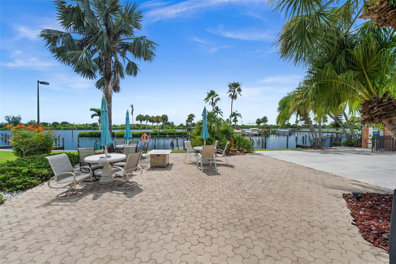 BAYPOINTE YACHT & RACQUET CLUB - Residential